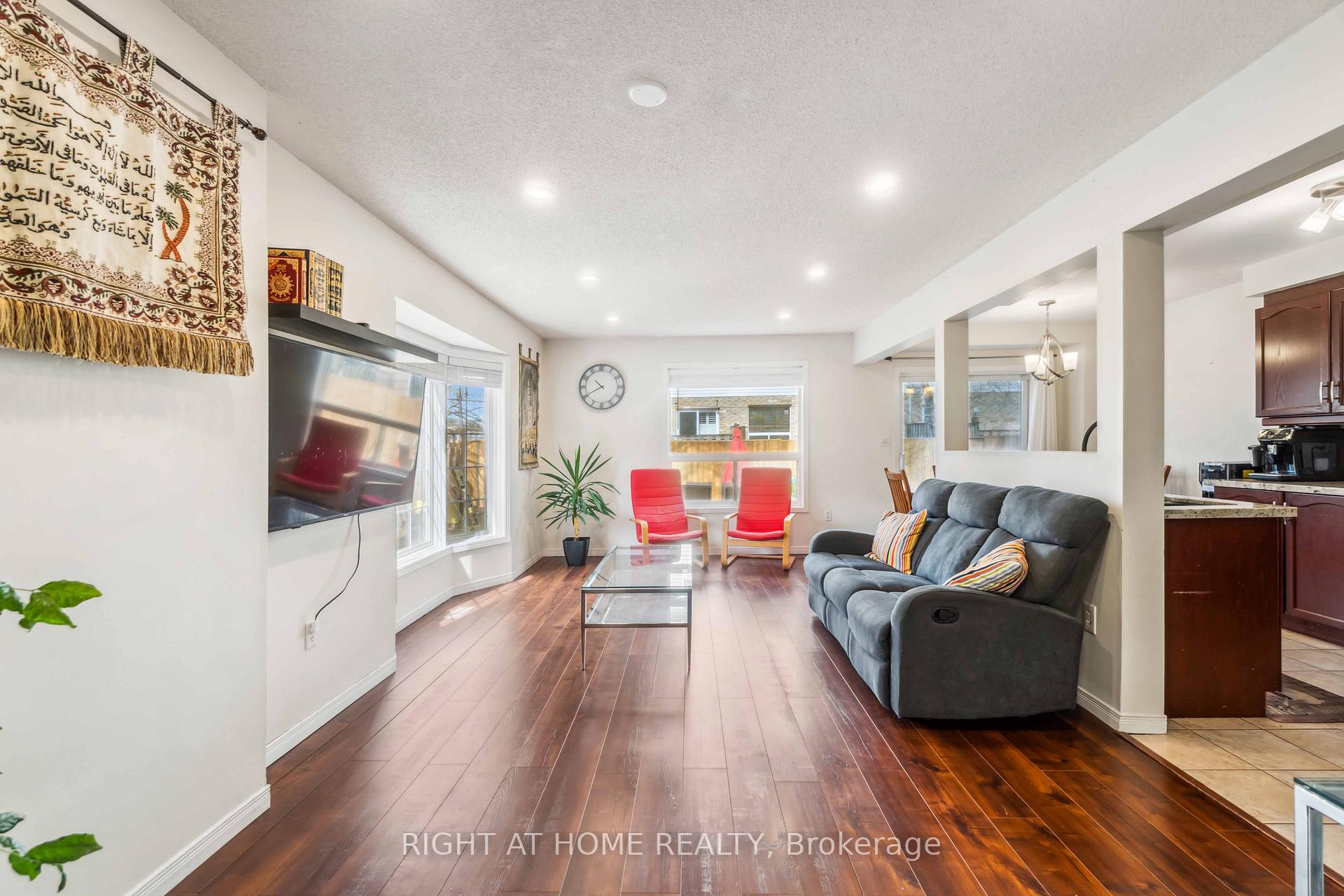 Photo 11 of 487 Green Road, Hamilton, Lakeshore — HOMEH