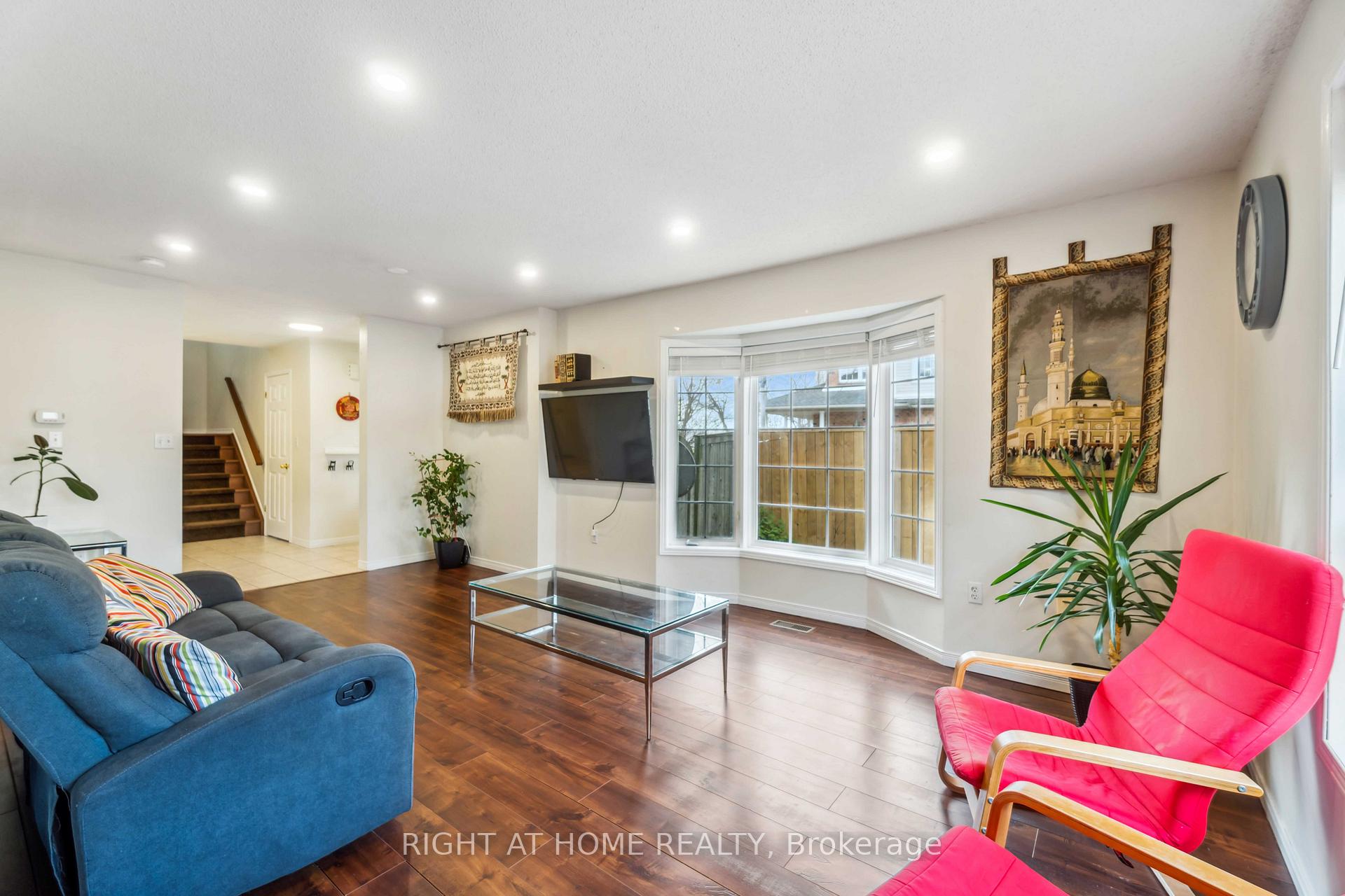 Photo 13 of 487 Green Road, Hamilton, Lakeshore — HOMEH