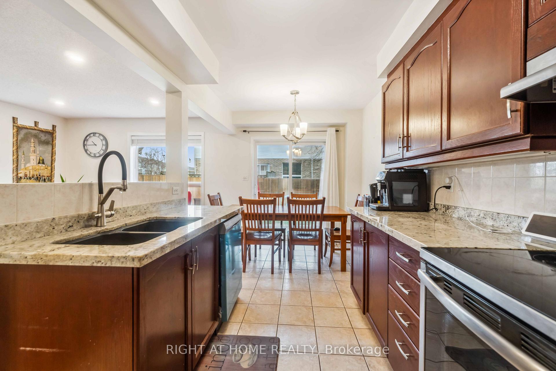 Photo 17 of 487 Green Road, Hamilton, Lakeshore — HOMEH