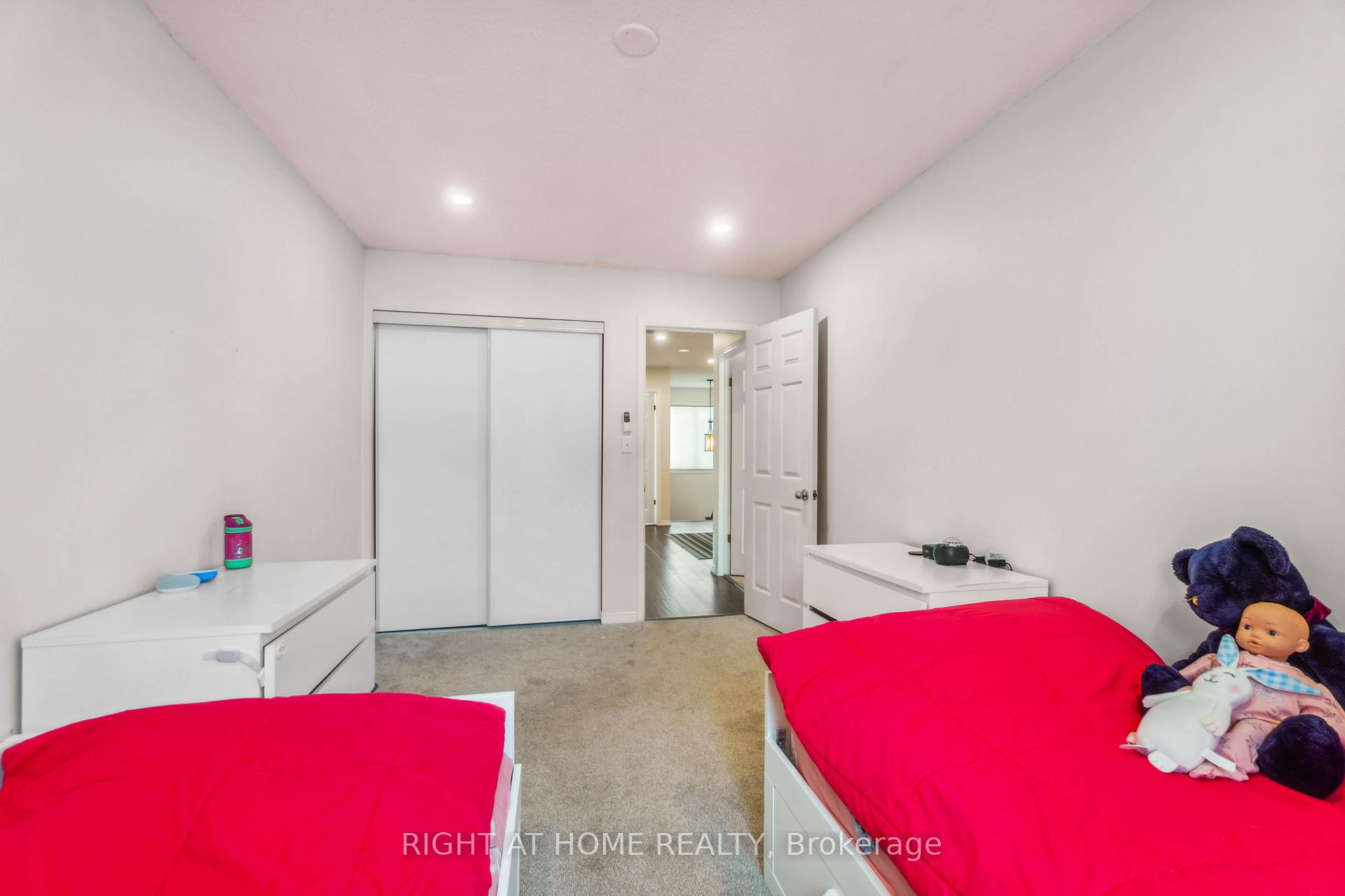 Photo 26 of 487 Green Road, Hamilton, Lakeshore — HOMEH
