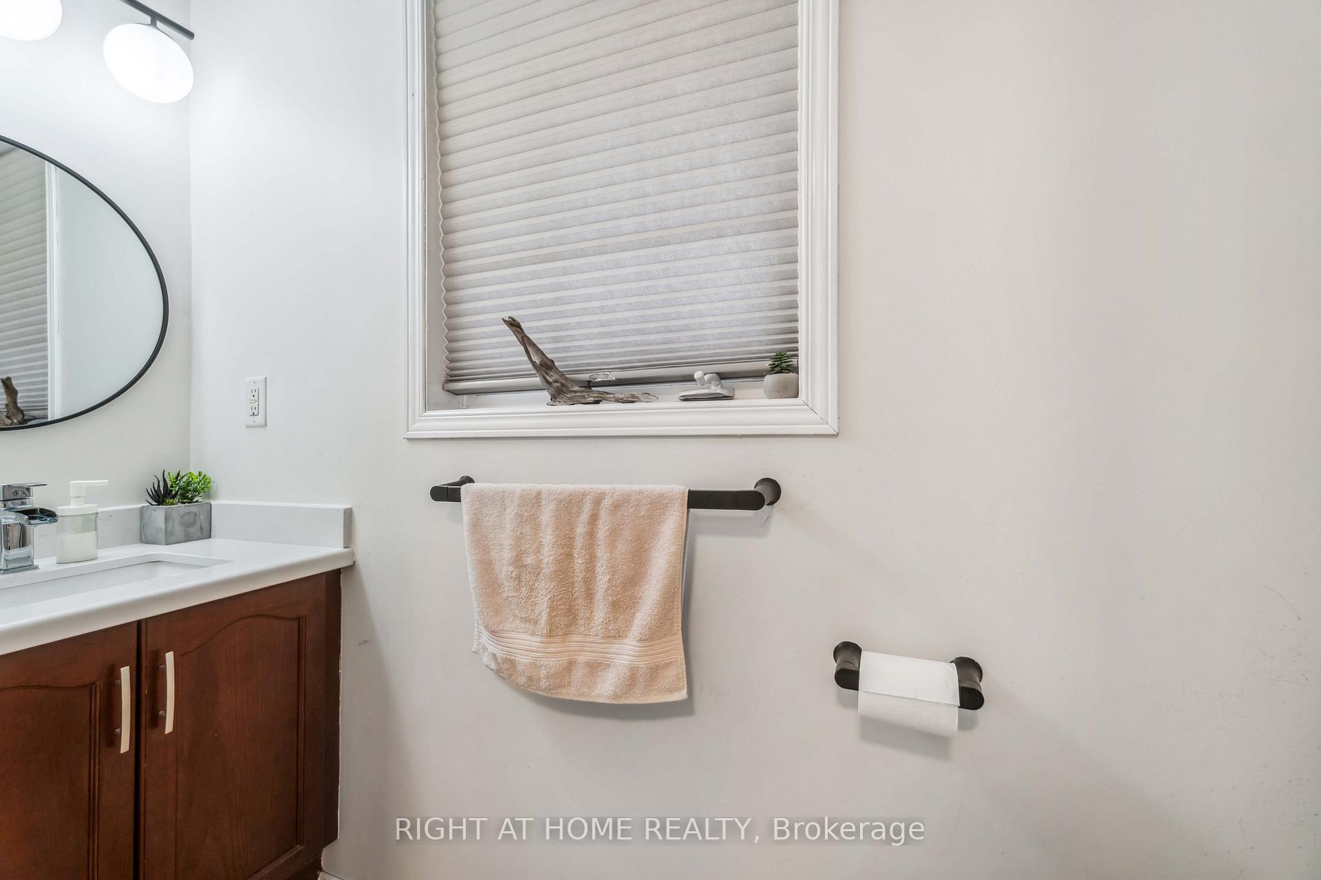 Photo 29 of 487 Green Road, Hamilton, Lakeshore — HOMEH