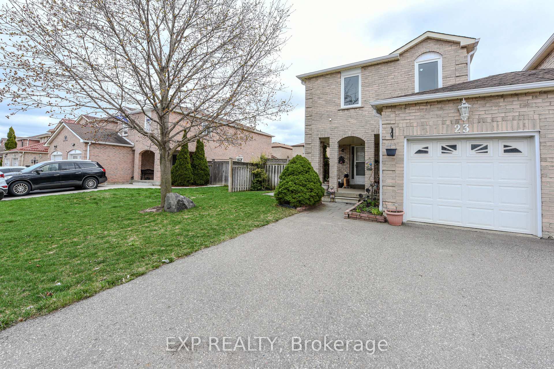 Photo 2 of 23 Sandmere Avenue, Brampton, Heart Lake West — HOMEH