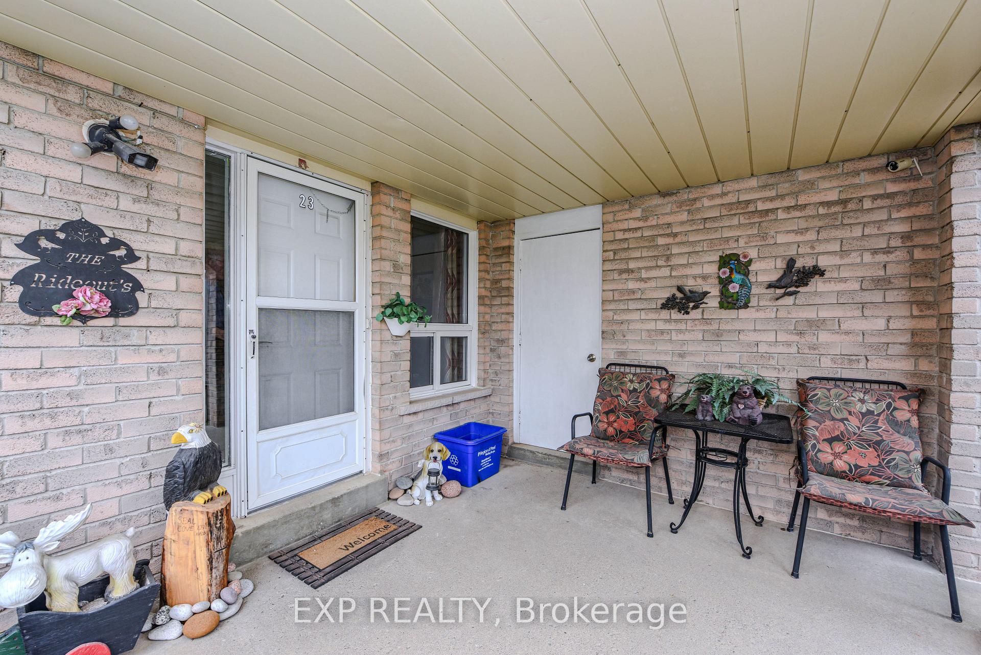 Photo 3 of 23 Sandmere Avenue, Brampton, Heart Lake West — HOMEH