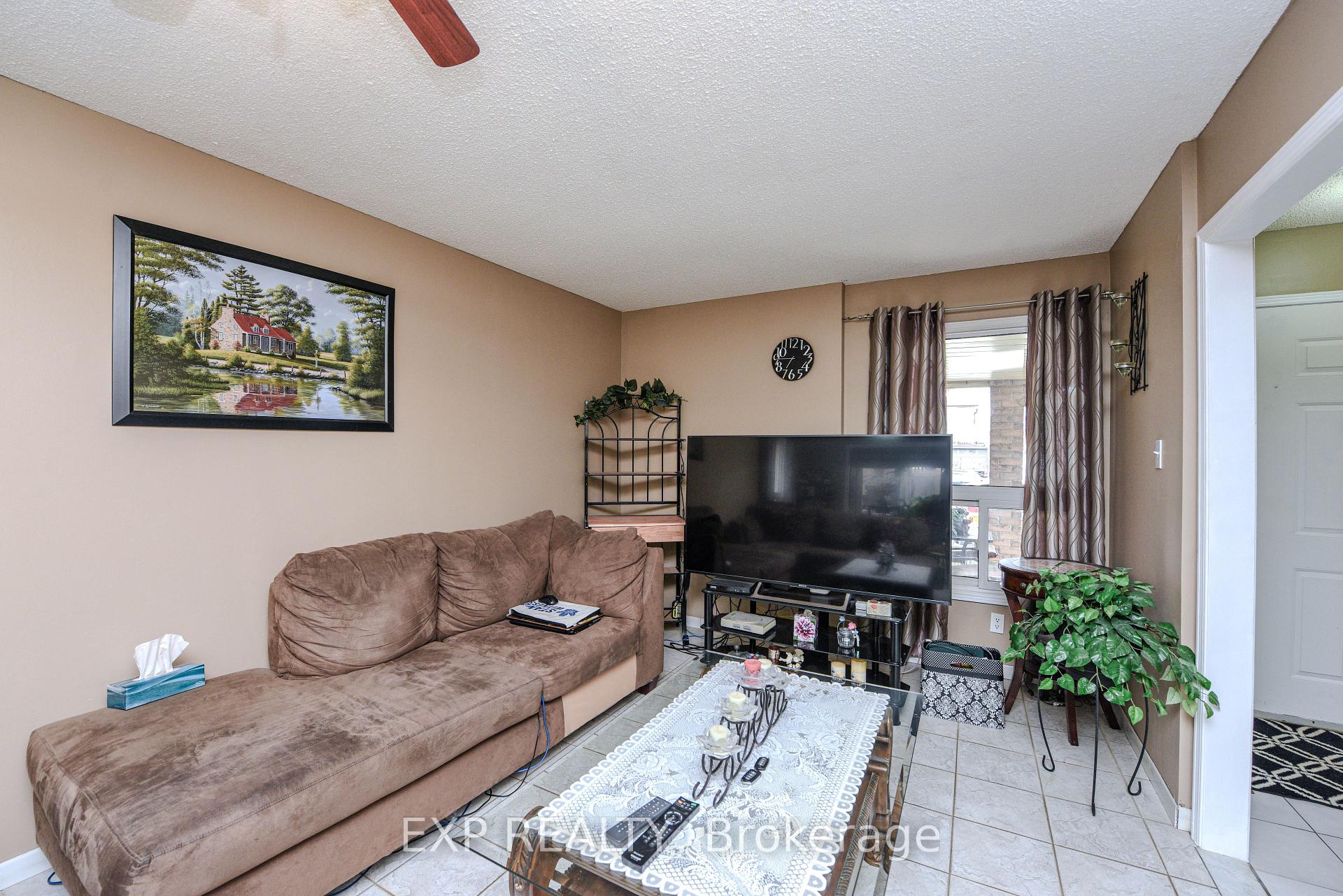 Photo 7 of 23 Sandmere Avenue, Brampton, Heart Lake West — HOMEH