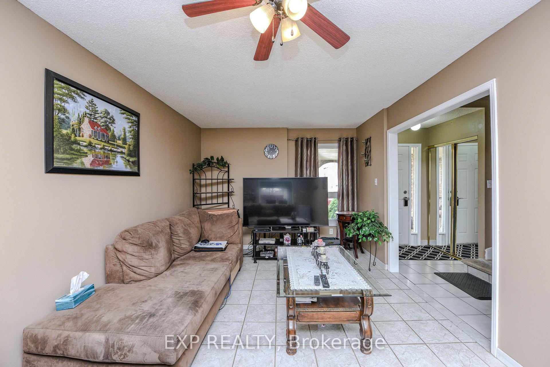 Photo 8 of 23 Sandmere Avenue, Brampton, Heart Lake West — HOMEH