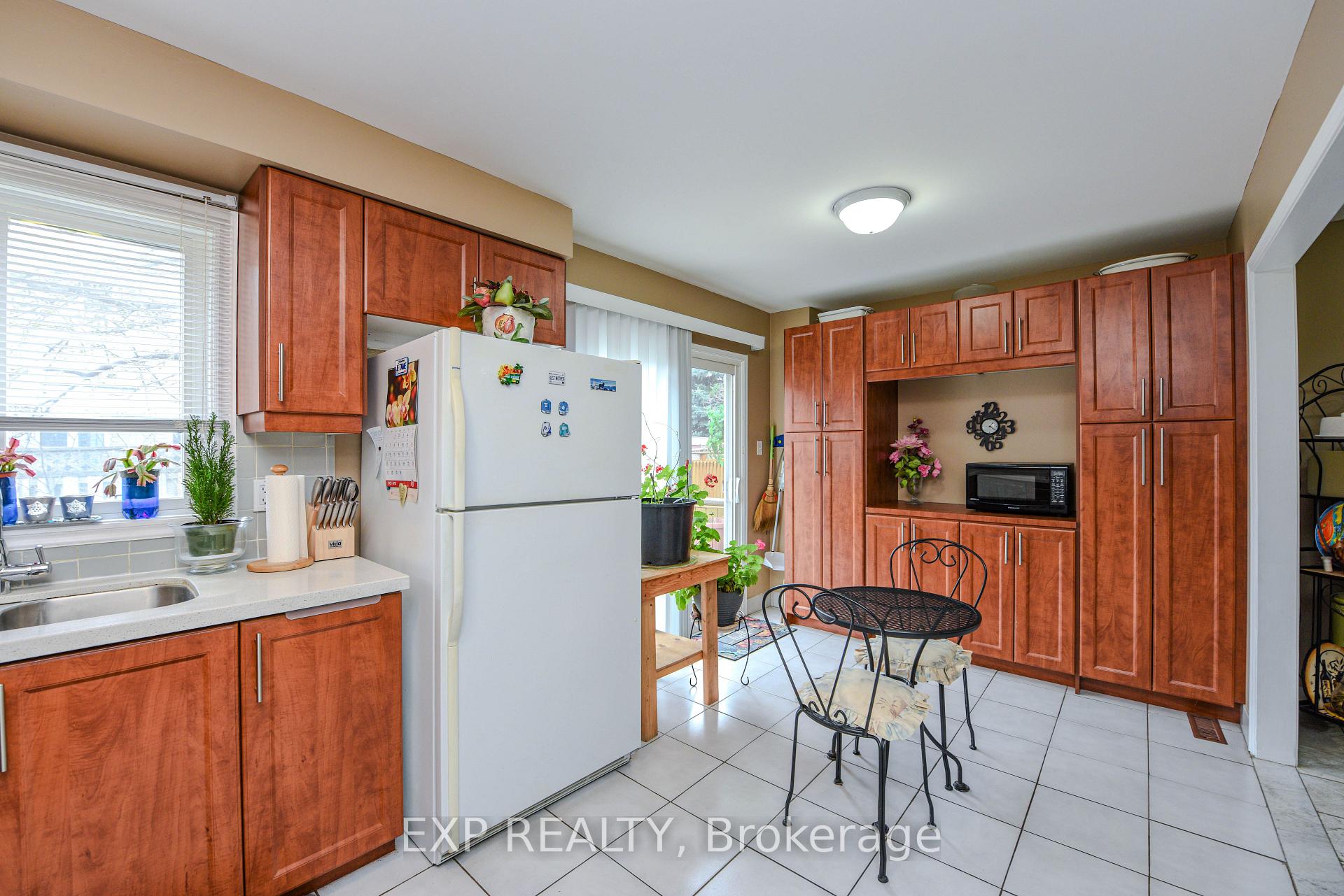 Photo 11 of 23 Sandmere Avenue, Brampton, Heart Lake West — HOMEH