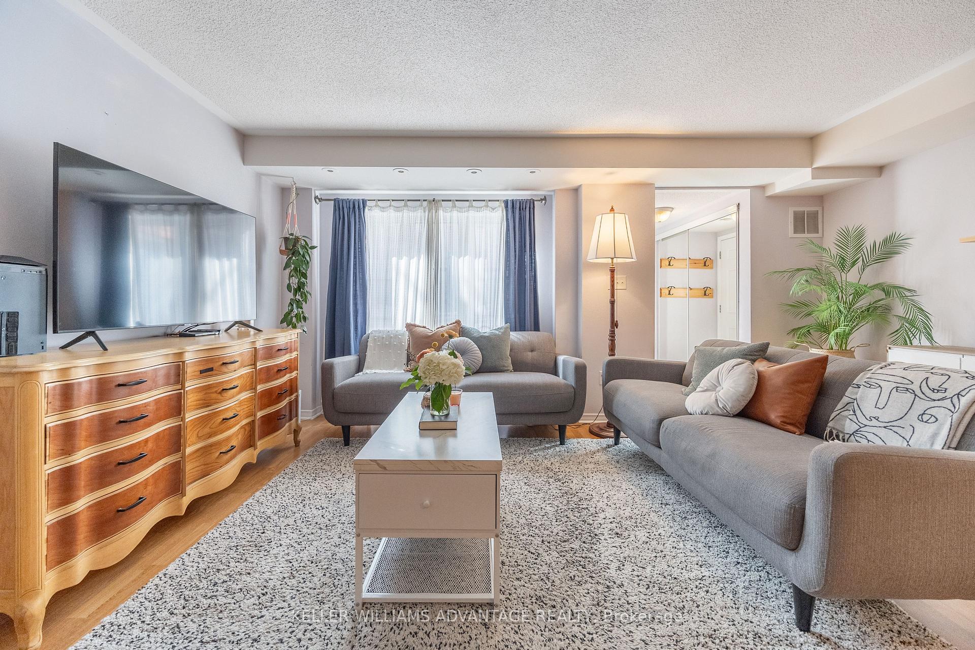 Photo 3 of 33 Florence Wyle Lane, Toronto, South Riverdale — HOMEH