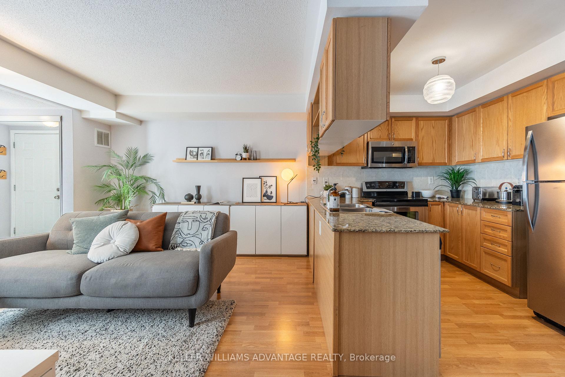 Photo 11 of 33 Florence Wyle Lane, Toronto, South Riverdale — HOMEH