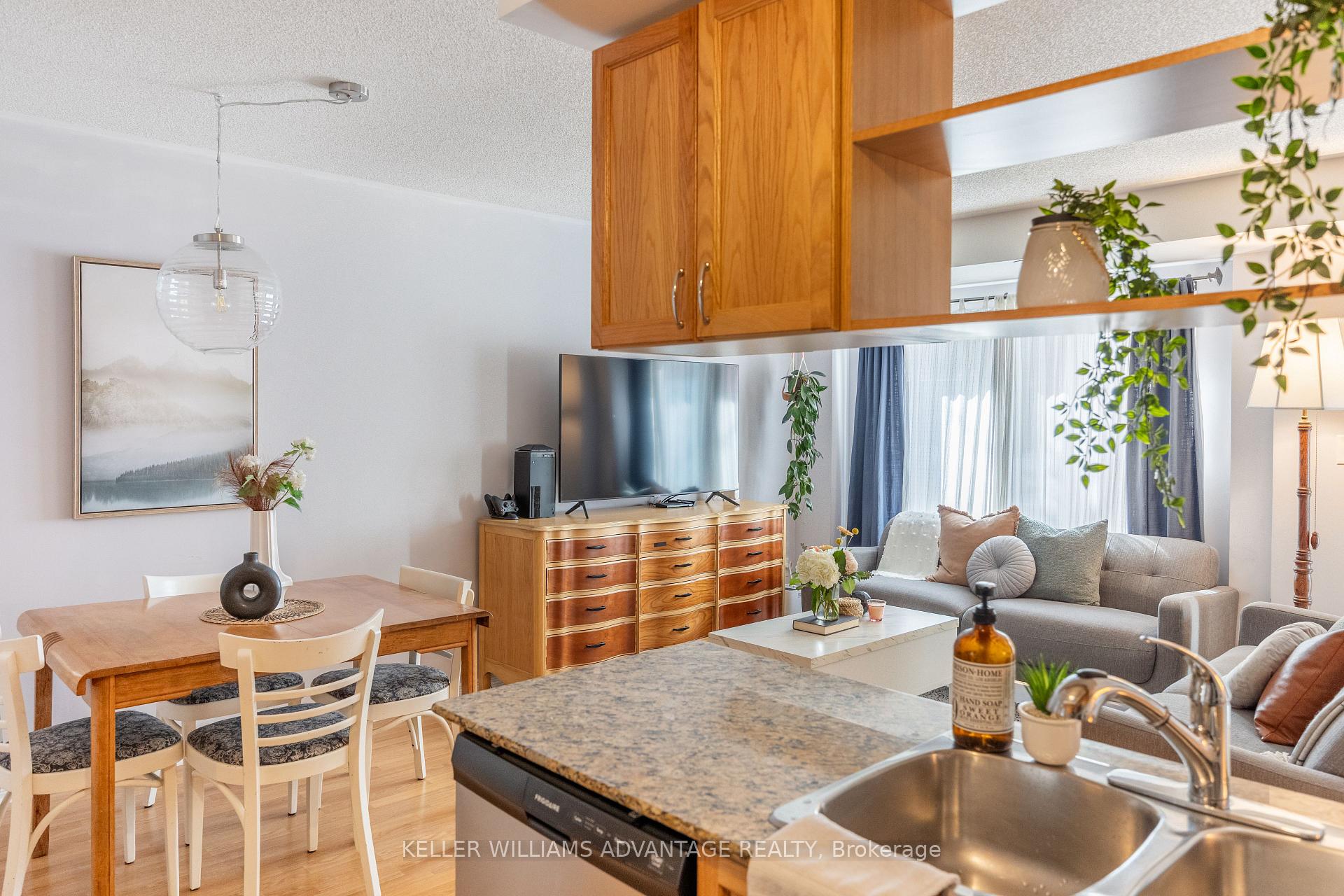 Photo 12 of 33 Florence Wyle Lane, Toronto, South Riverdale — HOMEH