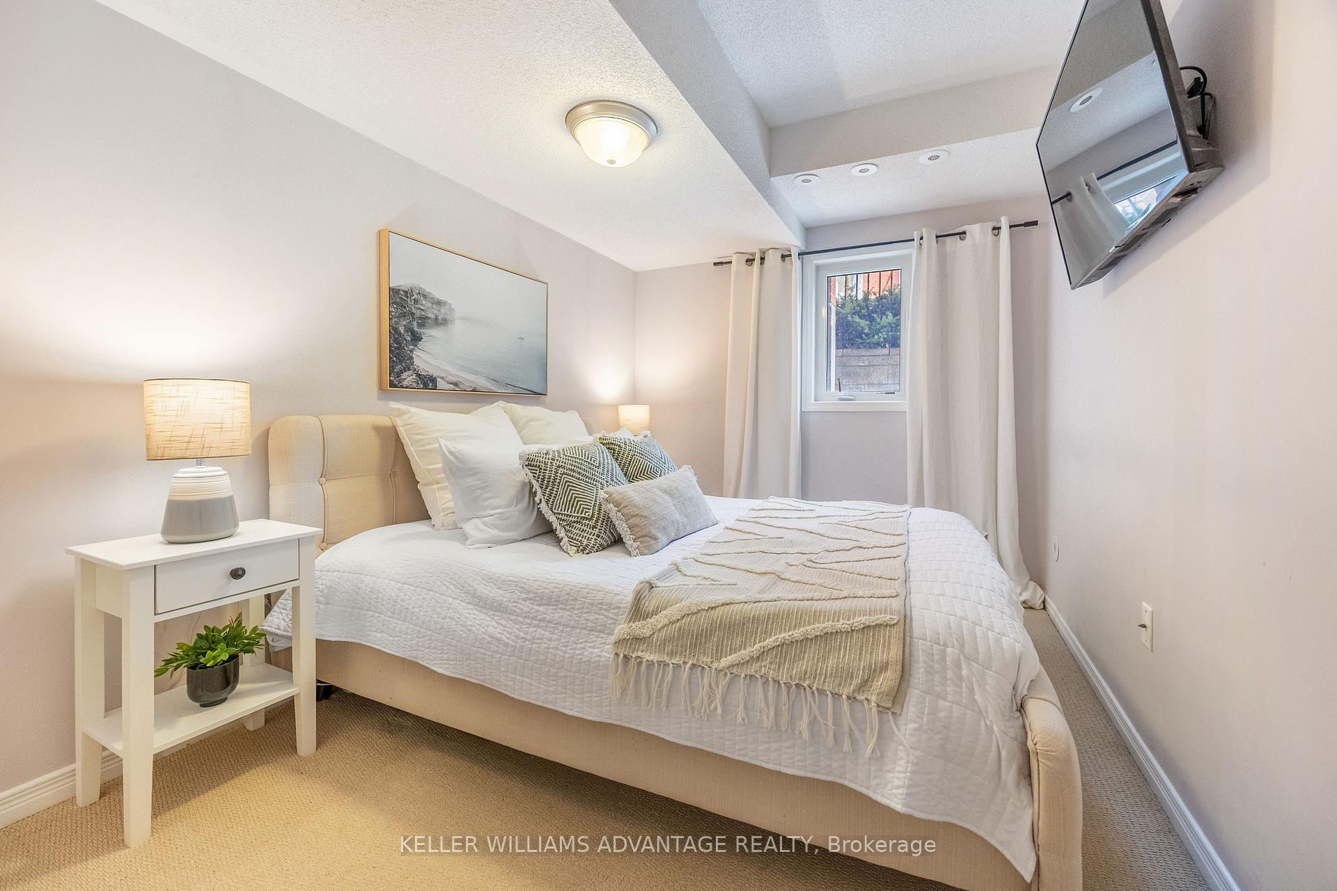 Photo 16 of 33 Florence Wyle Lane, Toronto, South Riverdale — HOMEH