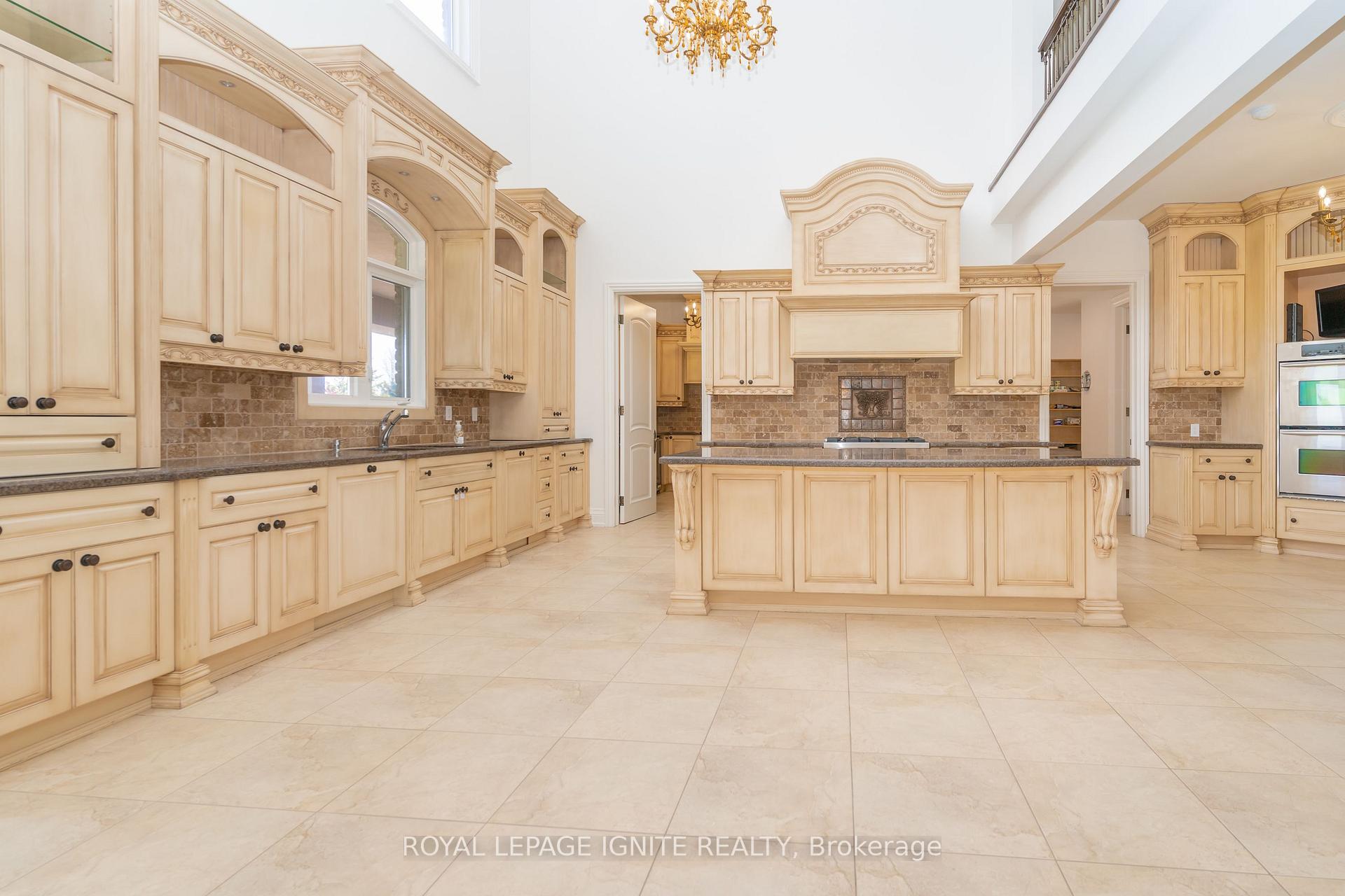 Photo 1 of 10 Everglade Drive, Brampton, Toronto Gore Rural Estate — HOMEH