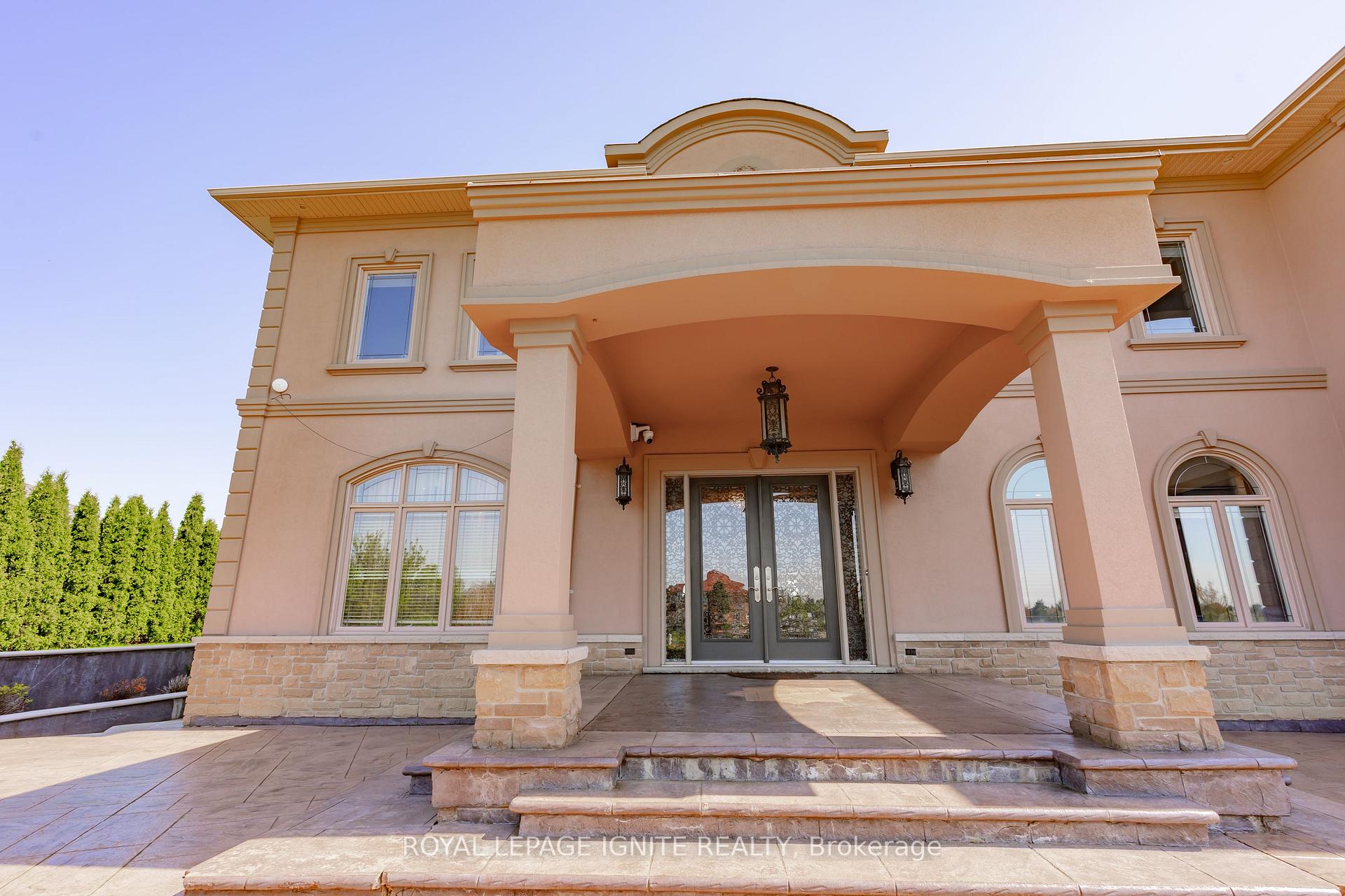 Photo 7 of 10 Everglade Drive, Brampton, Toronto Gore Rural Estate — HOMEH
