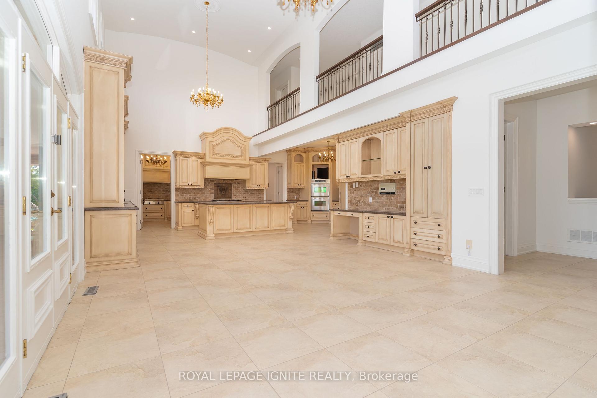 Photo 15 of 10 Everglade Drive, Brampton, Toronto Gore Rural Estate — HOMEH