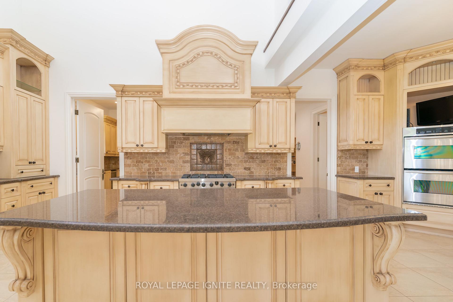 Photo 16 of 10 Everglade Drive, Brampton, Toronto Gore Rural Estate — HOMEH