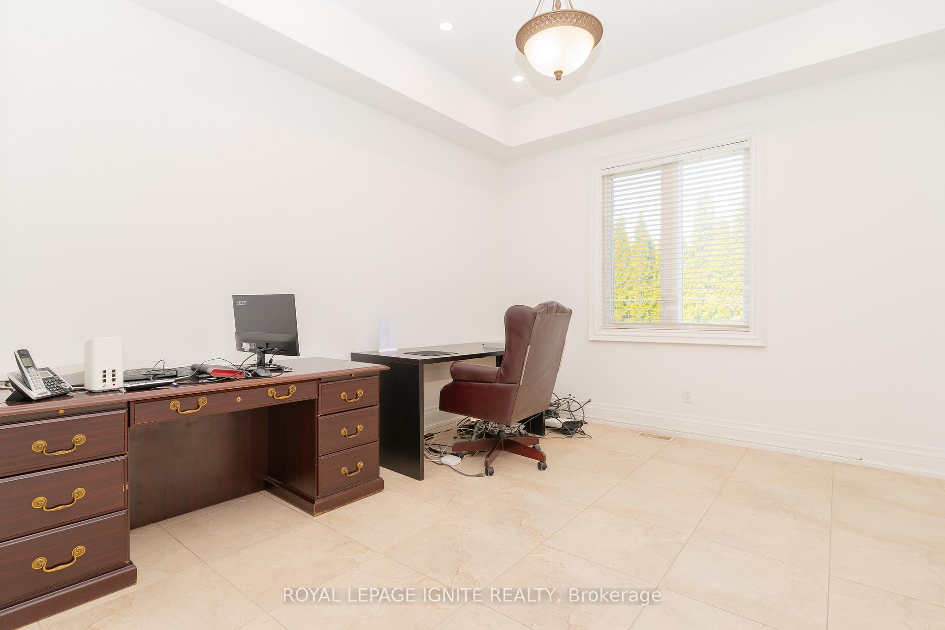 Photo 19 of 10 Everglade Drive, Brampton, Toronto Gore Rural Estate — HOMEH
