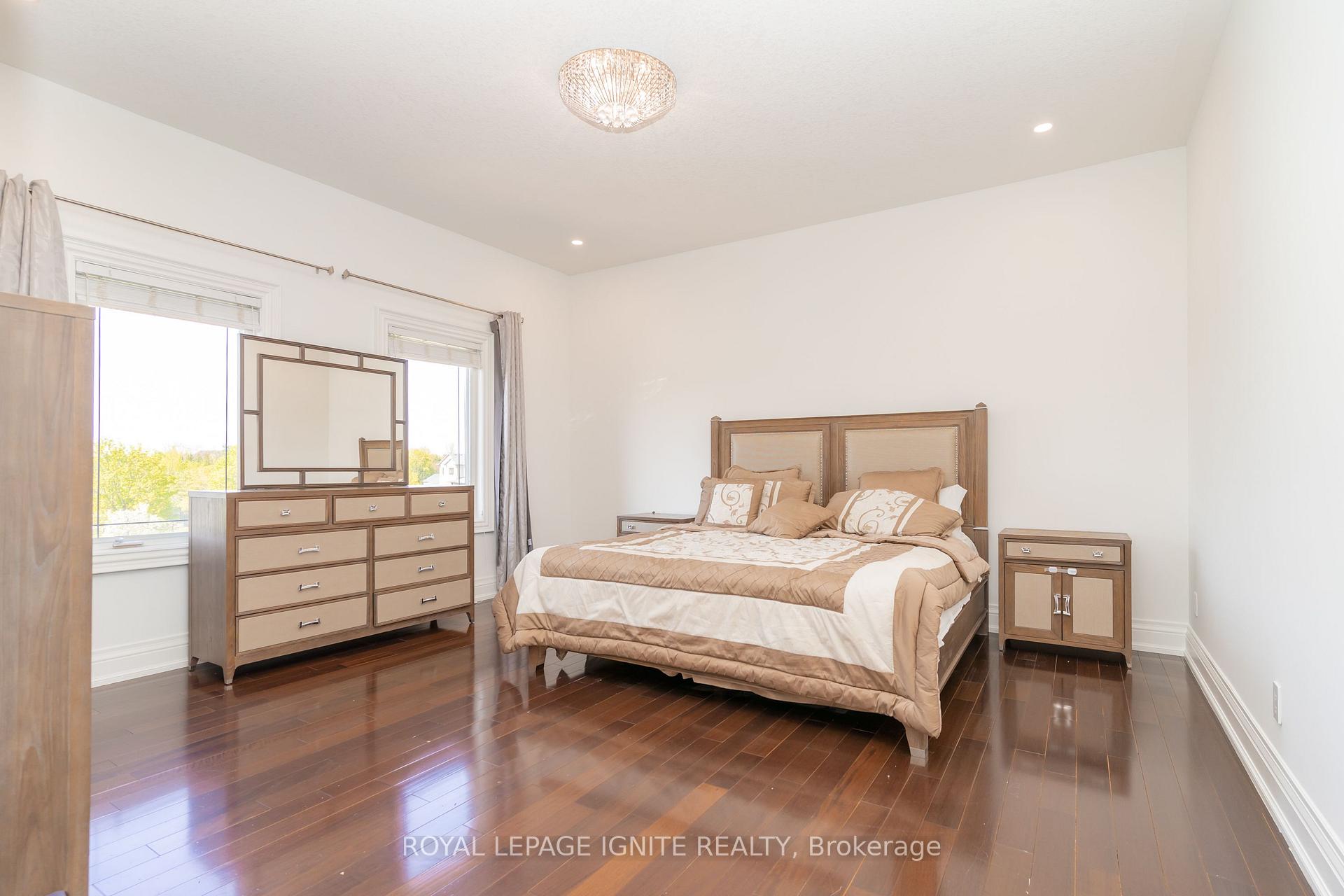Photo 23 of 10 Everglade Drive, Brampton, Toronto Gore Rural Estate — HOMEH