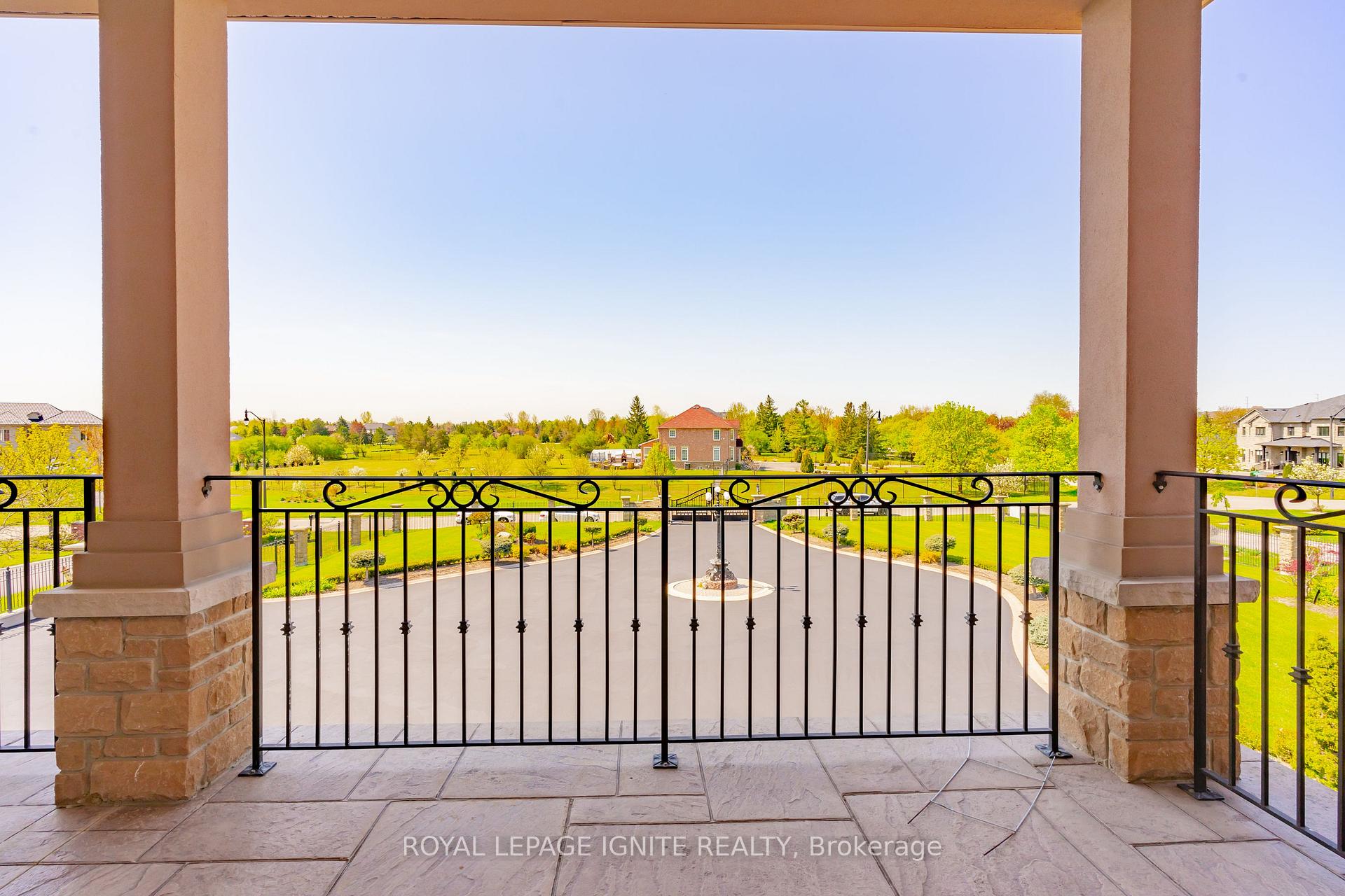 Photo 28 of 10 Everglade Drive, Brampton, Toronto Gore Rural Estate — HOMEH
