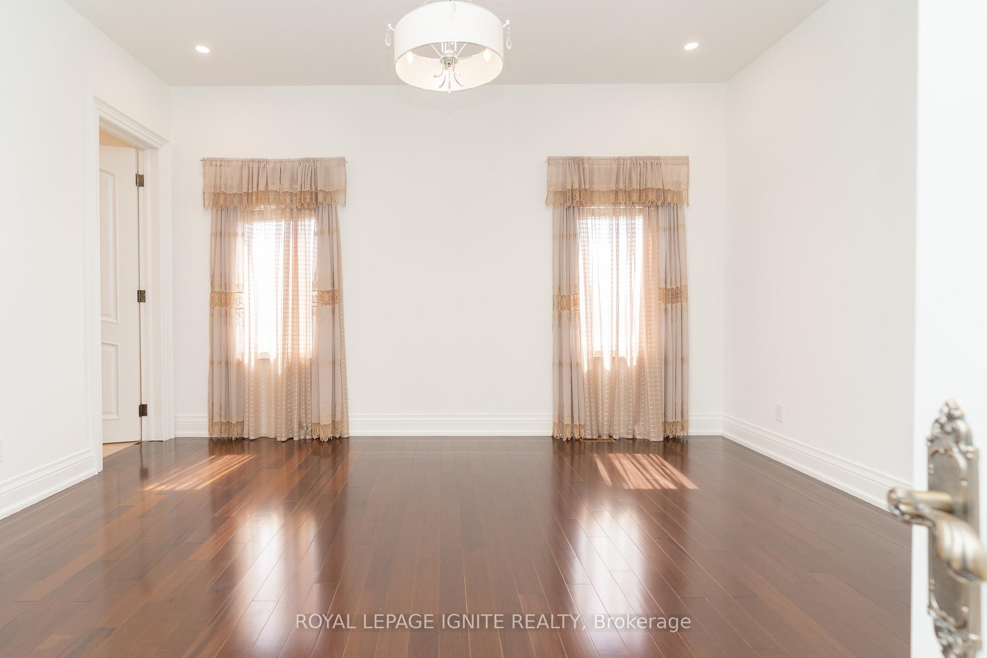 Photo 36 of 10 Everglade Drive, Brampton, Toronto Gore Rural Estate — HOMEH