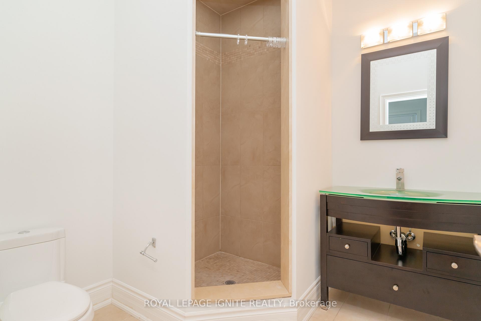 Photo 43 of 10 Everglade Drive, Brampton, Toronto Gore Rural Estate — HOMEH