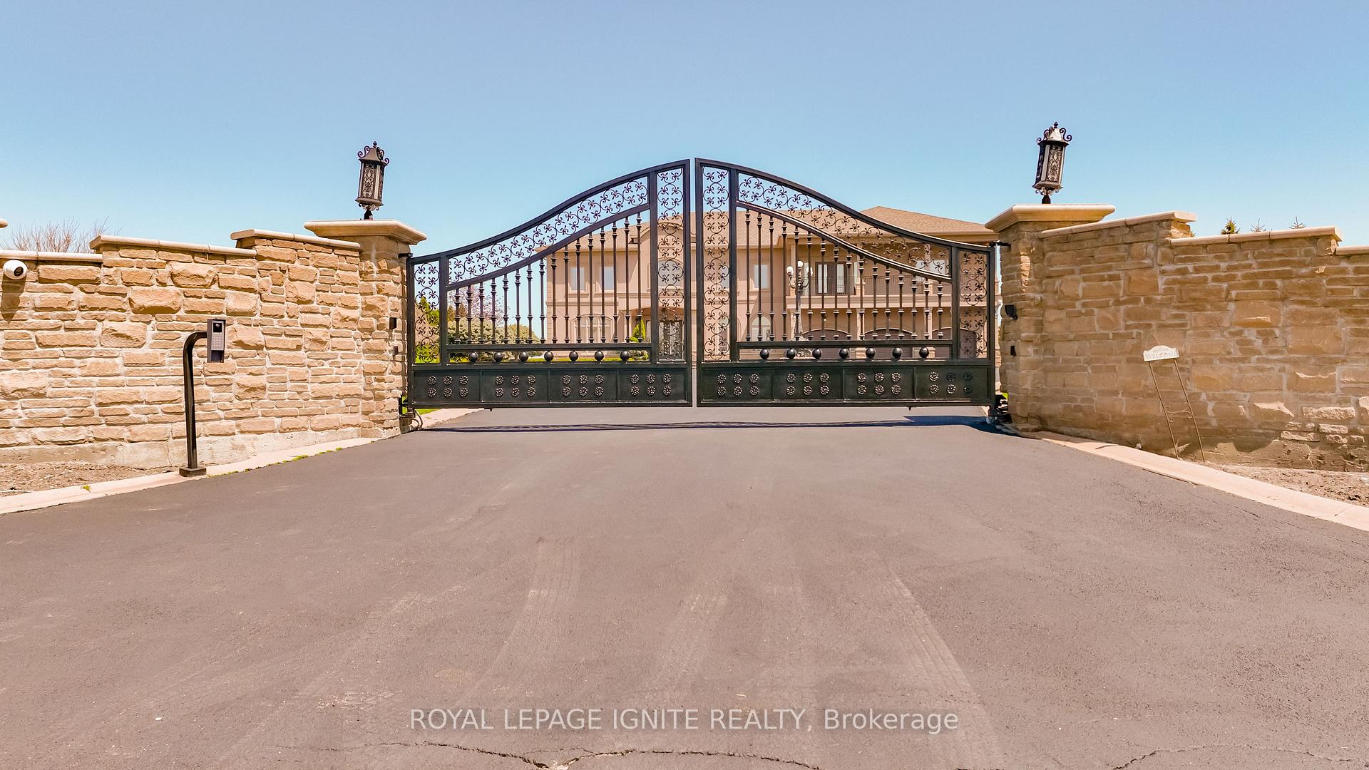 Photo 48 of 10 Everglade Drive, Brampton, Toronto Gore Rural Estate — HOMEH