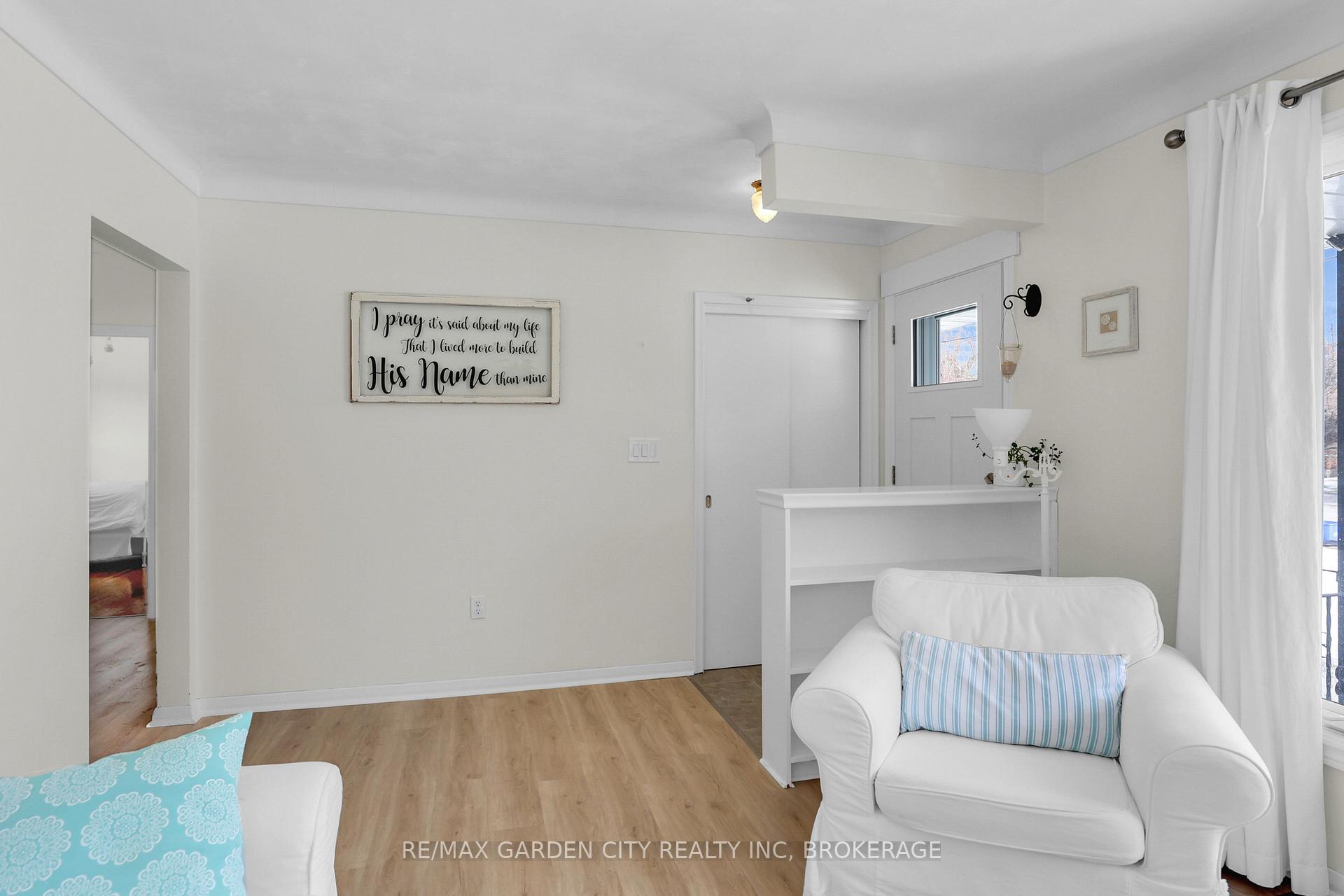 Photo 5 of 41 Howard Avenue, St. Catharines, Lakeport — HOMEH
