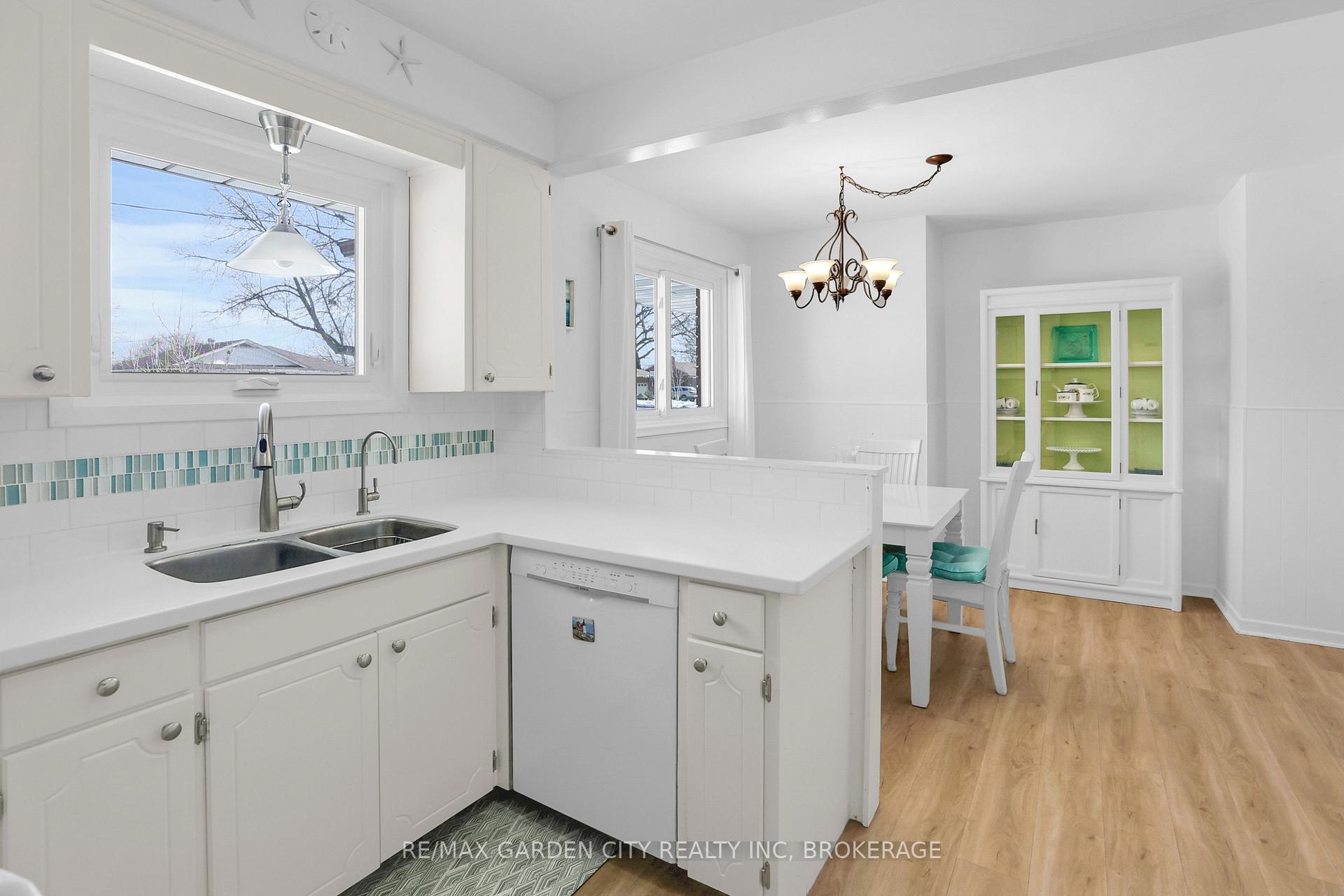 Photo 8 of 41 Howard Avenue, St. Catharines, Lakeport — HOMEH