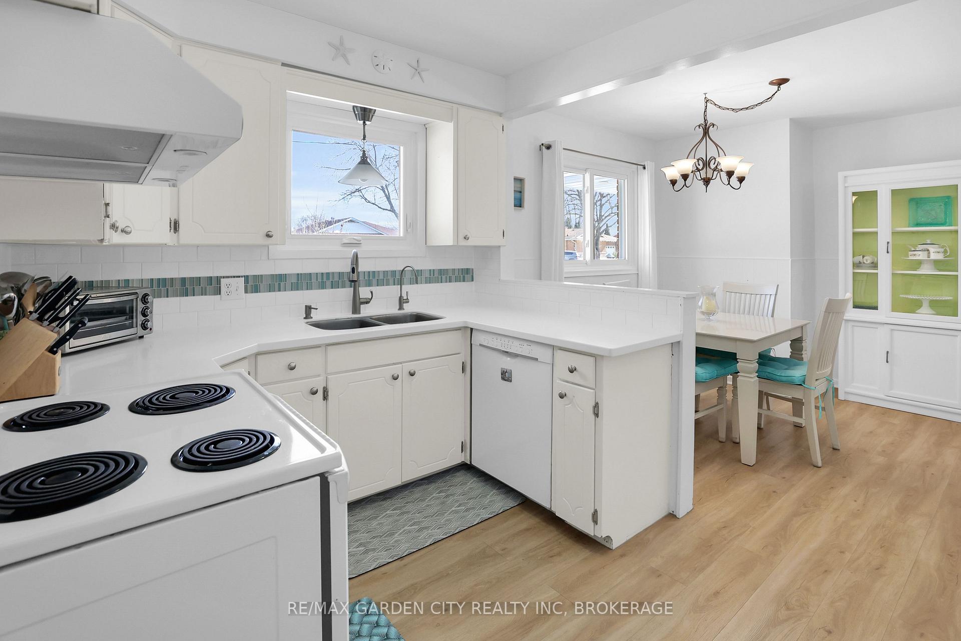 Photo 10 of 41 Howard Avenue, St. Catharines, Lakeport — HOMEH