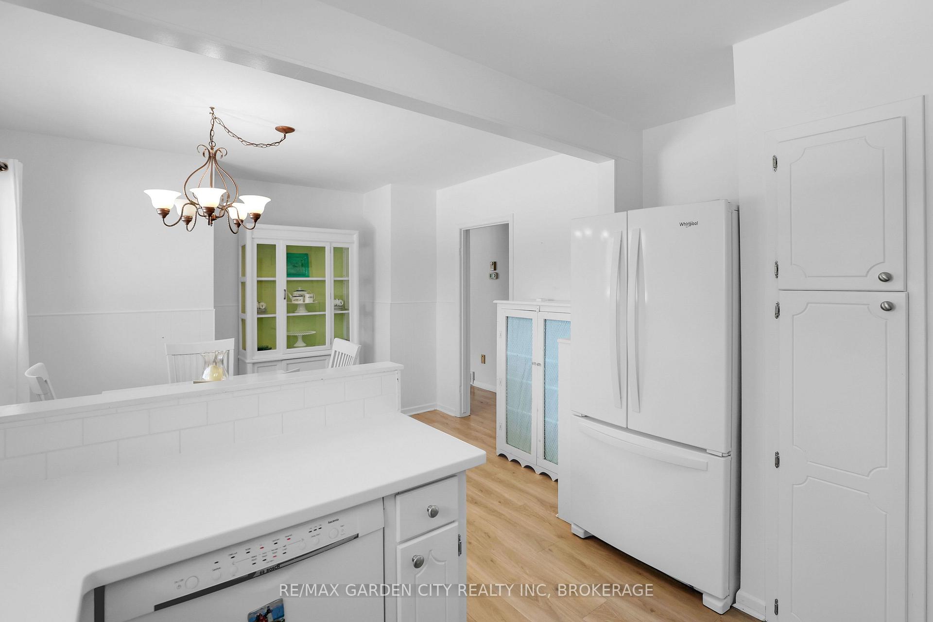 Photo 11 of 41 Howard Avenue, St. Catharines, Lakeport — HOMEH