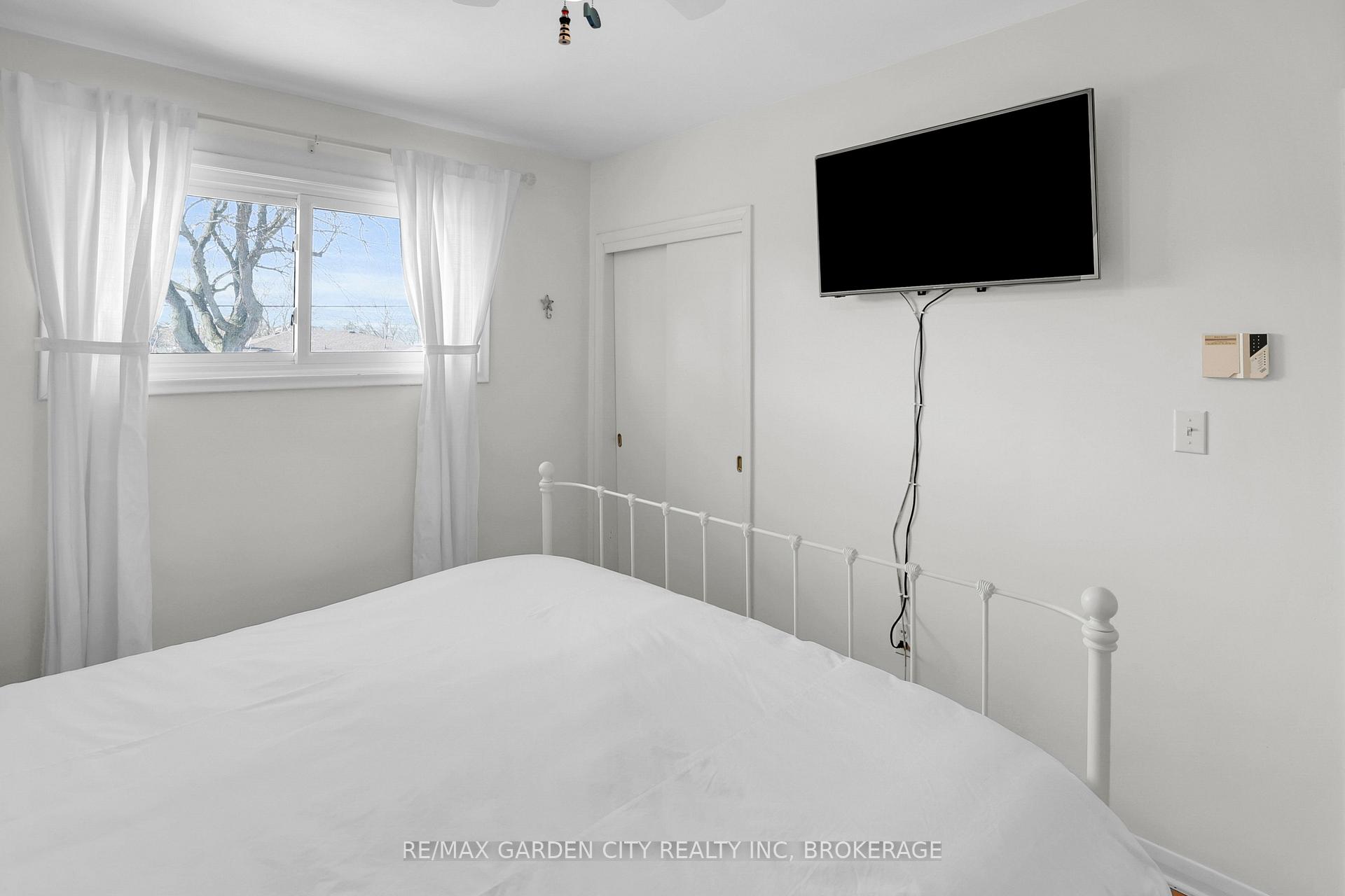 Photo 14 of 41 Howard Avenue, St. Catharines, Lakeport — HOMEH
