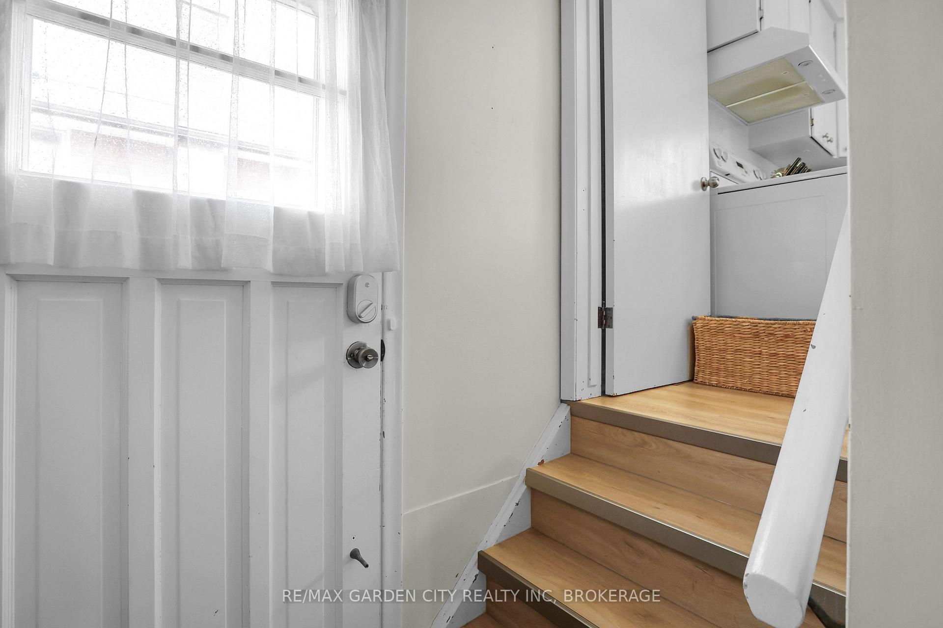 Photo 21 of 41 Howard Avenue, St. Catharines, Lakeport — HOMEH