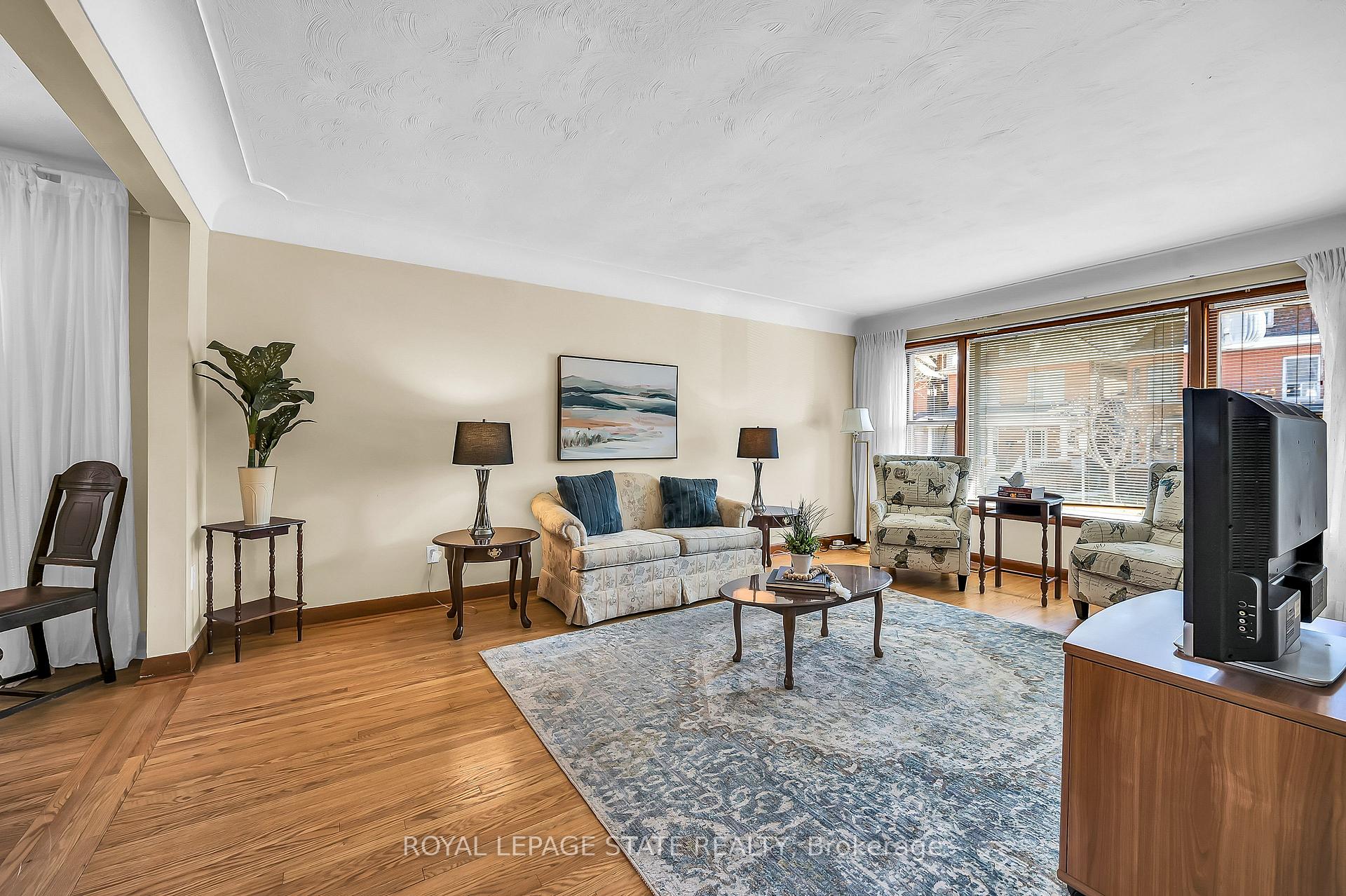 Photo 5 of 24 St Clair Avenue, Hamilton, Gibson — HOMEH