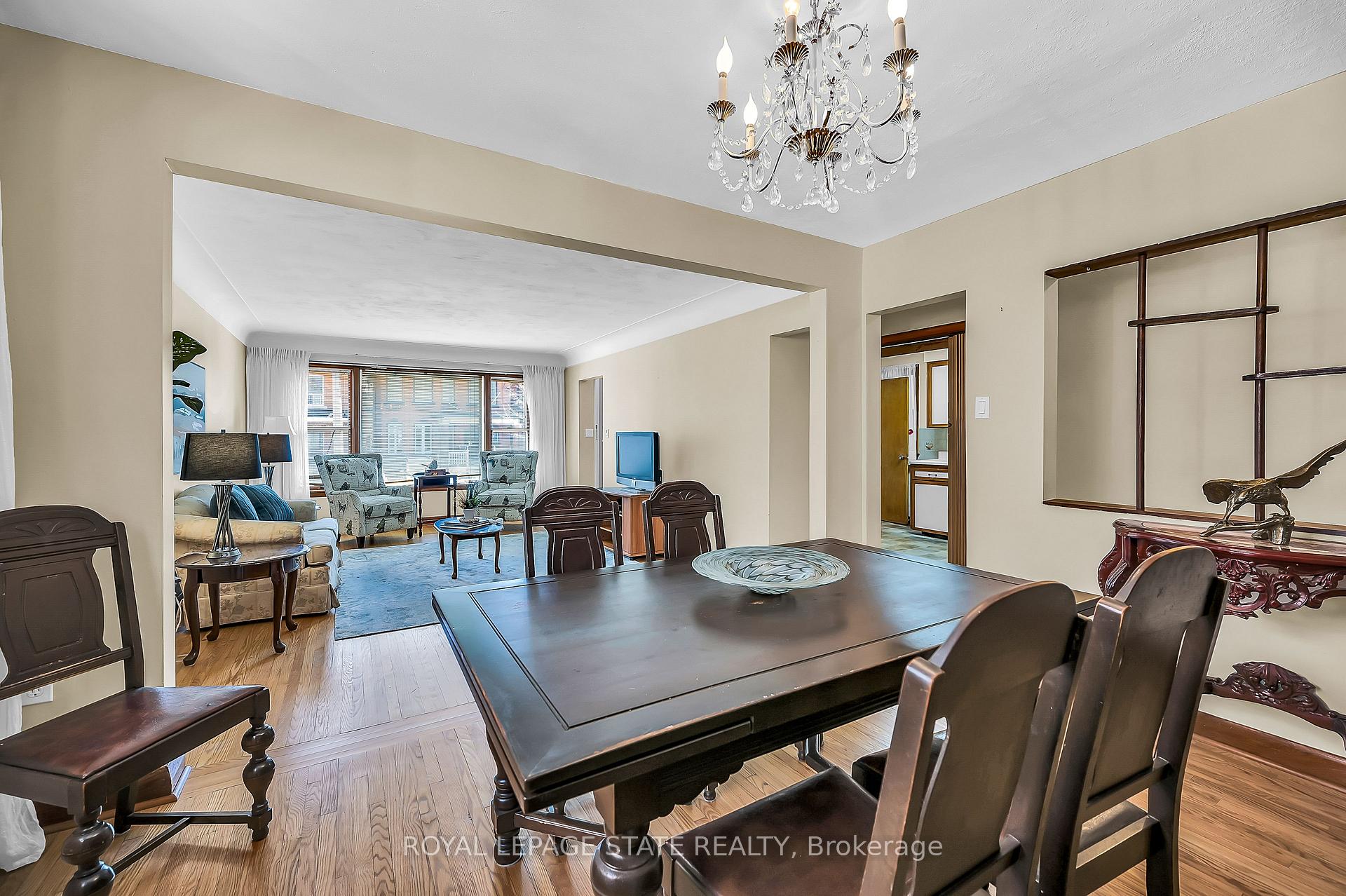 Photo 7 of 24 St Clair Avenue, Hamilton, Gibson — HOMEH