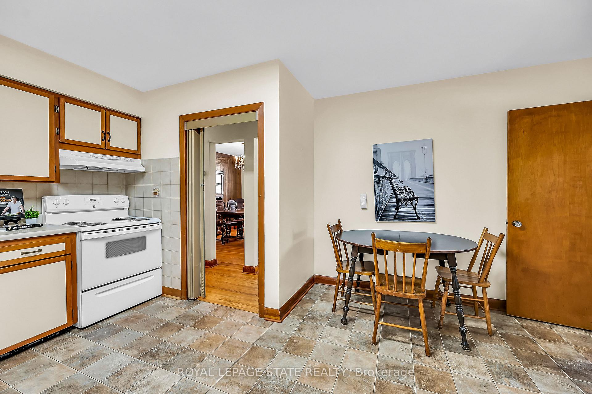 Photo 10 of 24 St Clair Avenue, Hamilton, Gibson — HOMEH