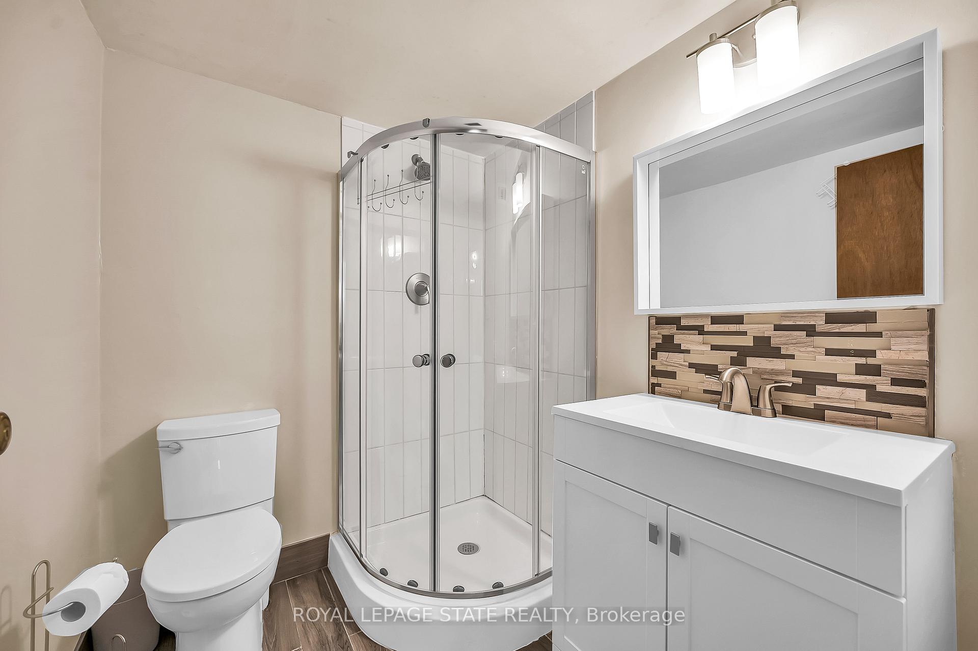 Photo 27 of 24 St Clair Avenue, Hamilton, Gibson — HOMEH