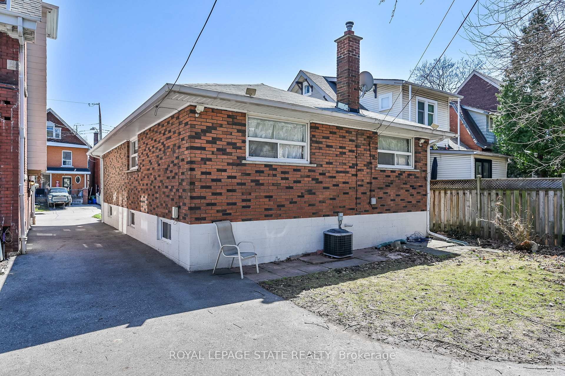 Photo 30 of 24 St Clair Avenue, Hamilton, Gibson — HOMEH