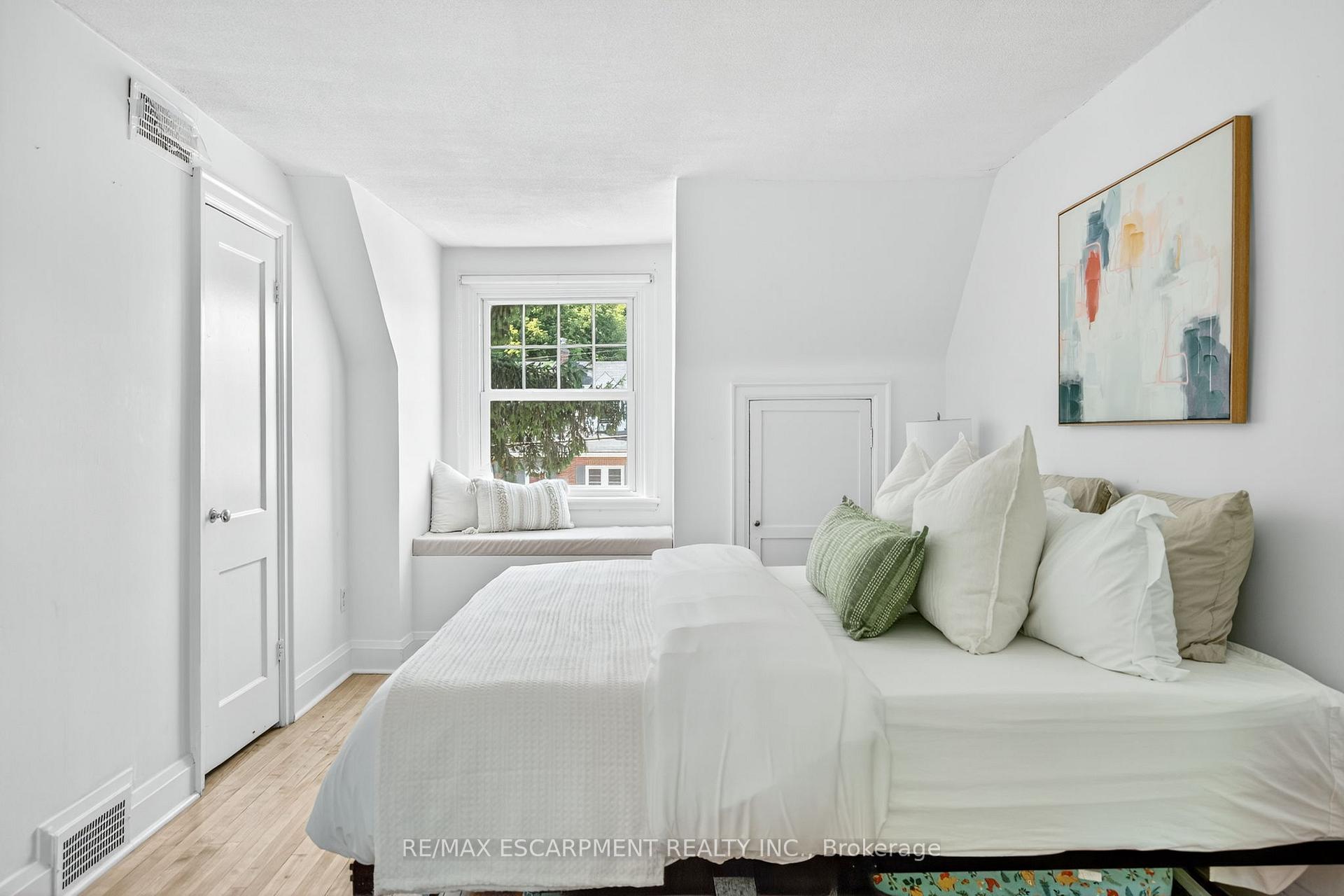 Photo 15 of 131 Rosedale Avenue, Hamilton, Rosedale — HOMEH