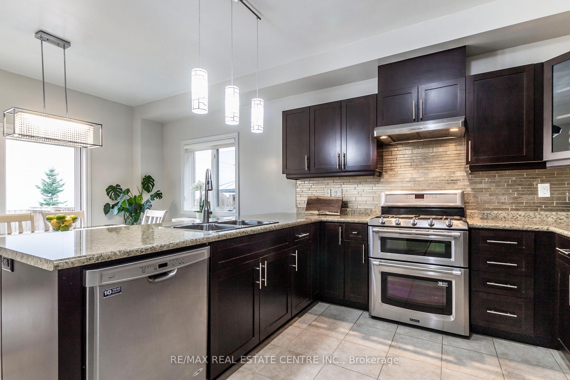 Photo 10 of 28 Chamomile Drive, Hamilton, Eleanor — HOMEH