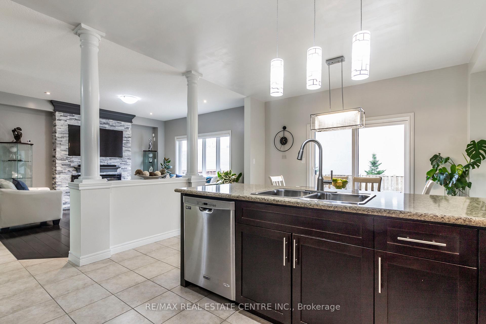 Photo 11 of 28 Chamomile Drive, Hamilton, Eleanor — HOMEH