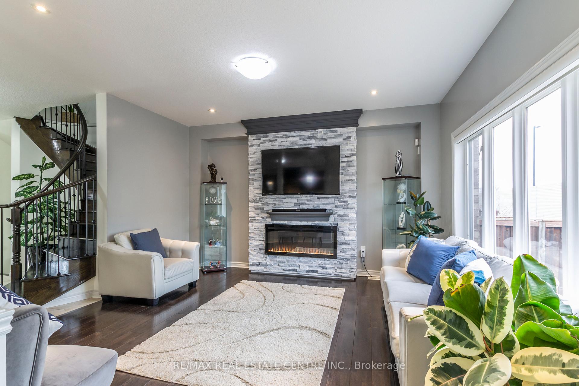 Photo 15 of 28 Chamomile Drive, Hamilton, Eleanor — HOMEH