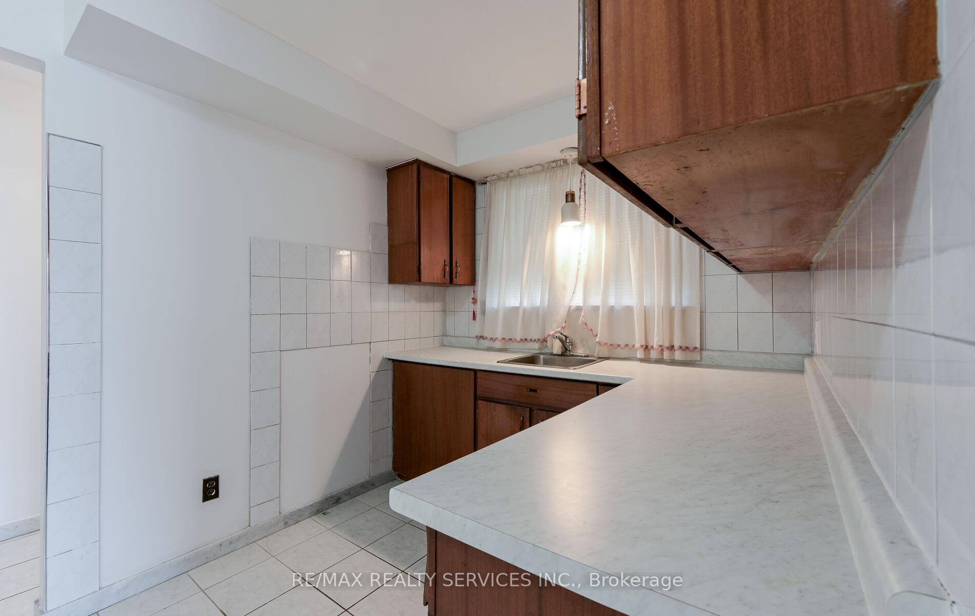 Photo 28 of 140 Clarence Street, Brampton, Brampton East — HOMEH