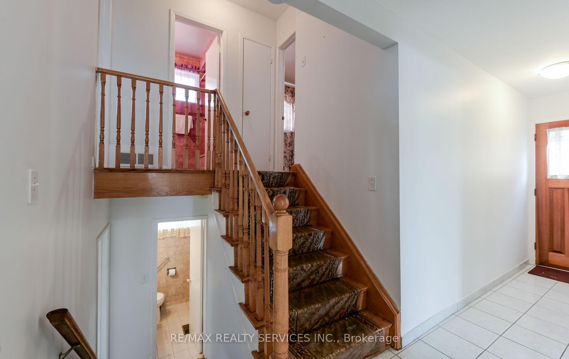Photo 5 of 140 Clarence Street, Brampton, Brampton East — HOMEH