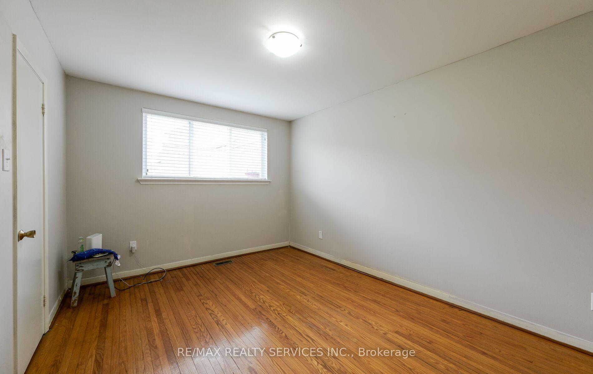 Photo 6 of 140 Clarence Street, Brampton, Brampton East — HOMEH