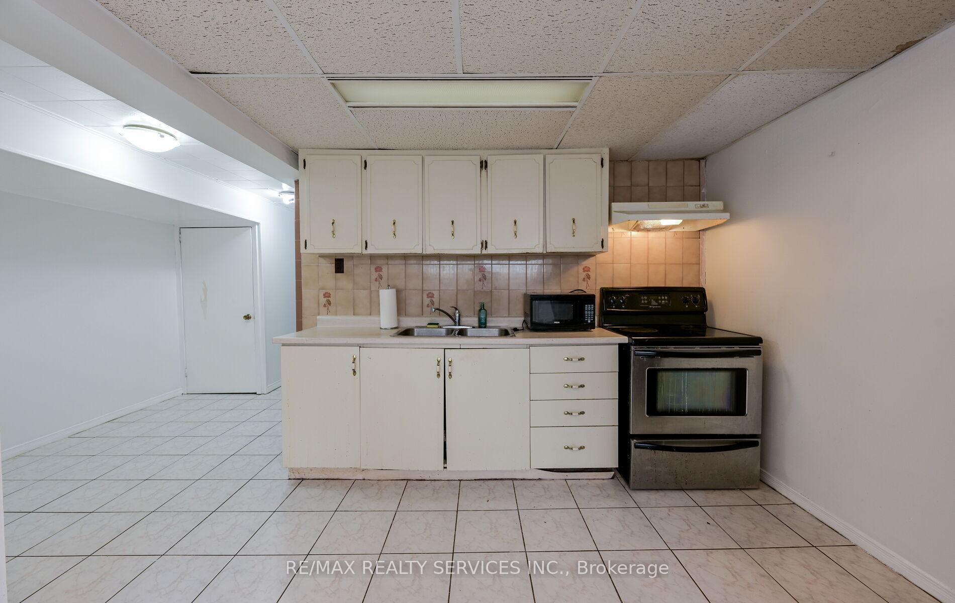 Photo 34 of 140 Clarence Street, Brampton, Brampton East — HOMEH