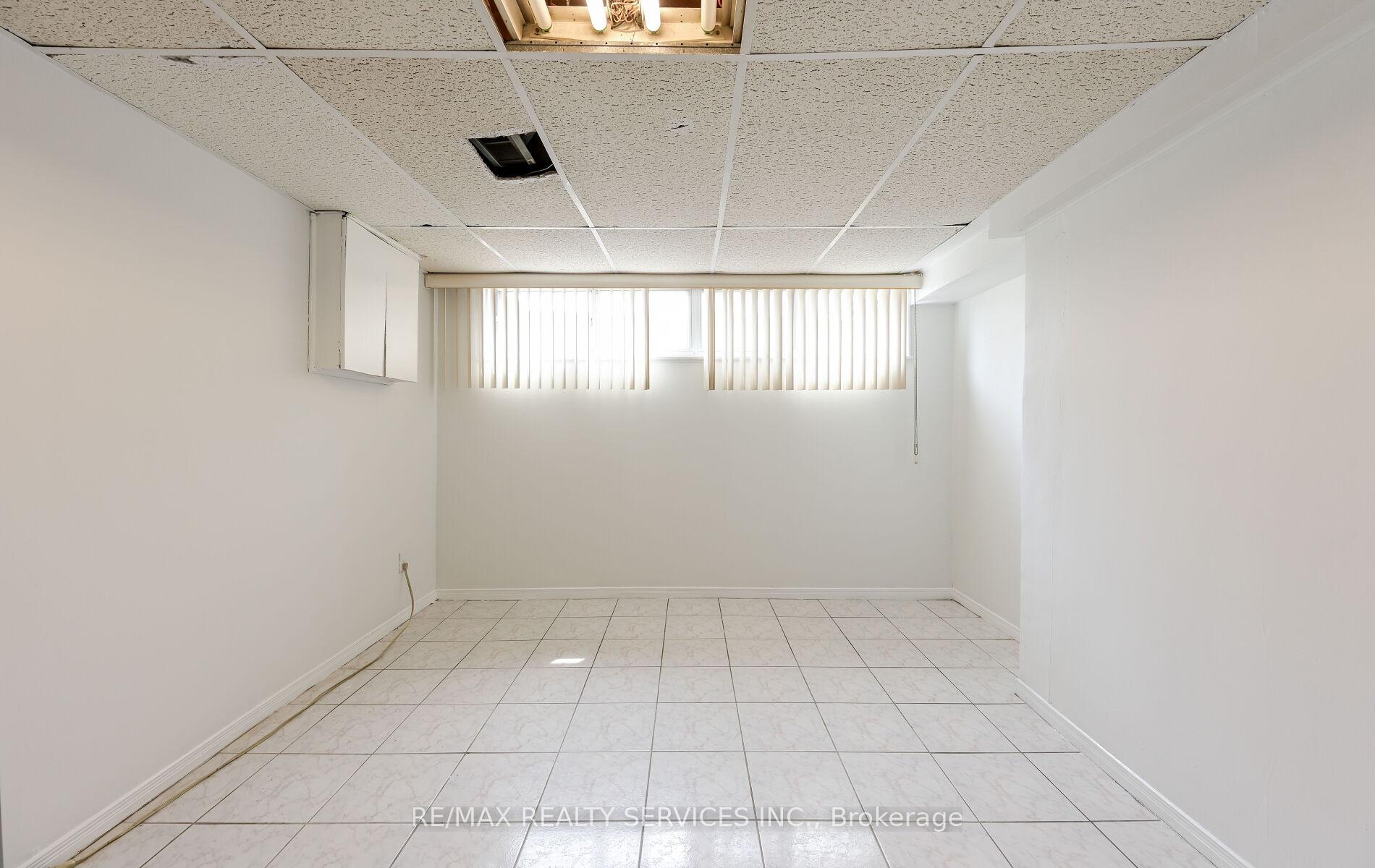 Photo 8 of 140 Clarence Street, Brampton, Brampton East — HOMEH