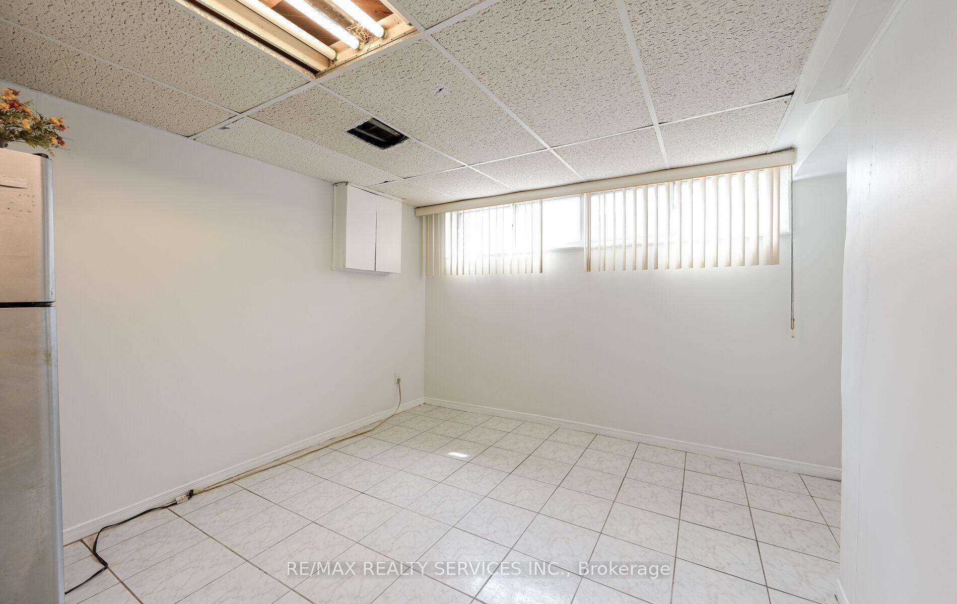 Photo 13 of 140 Clarence Street, Brampton, Brampton East — HOMEH