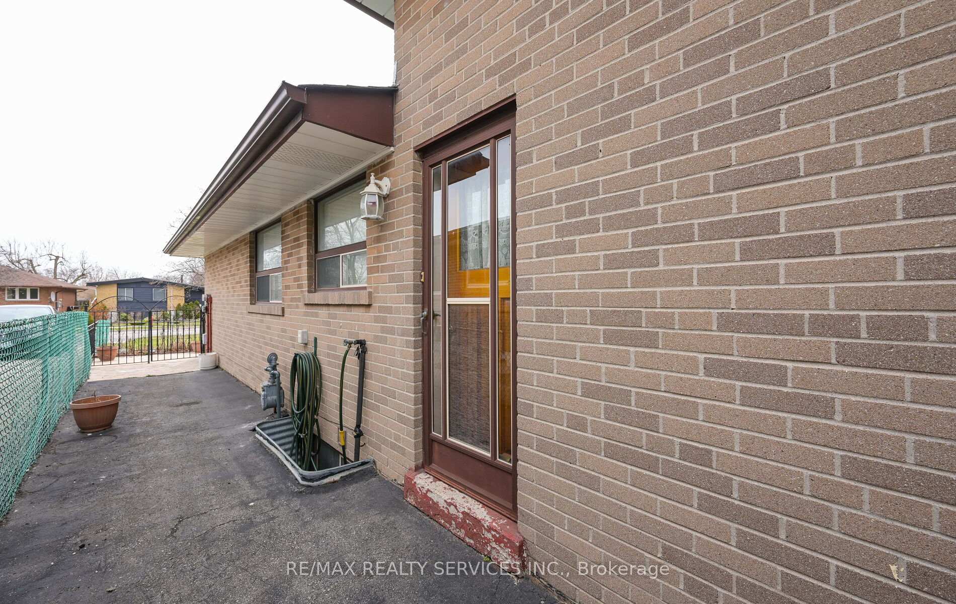 Photo 12 of 140 Clarence Street, Brampton, Brampton East — HOMEH