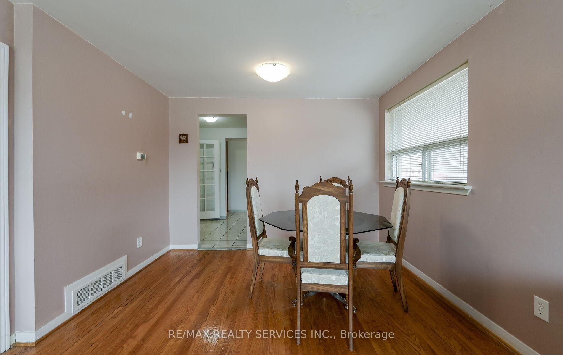Photo 37 of 140 Clarence Street, Brampton, Brampton East — HOMEH