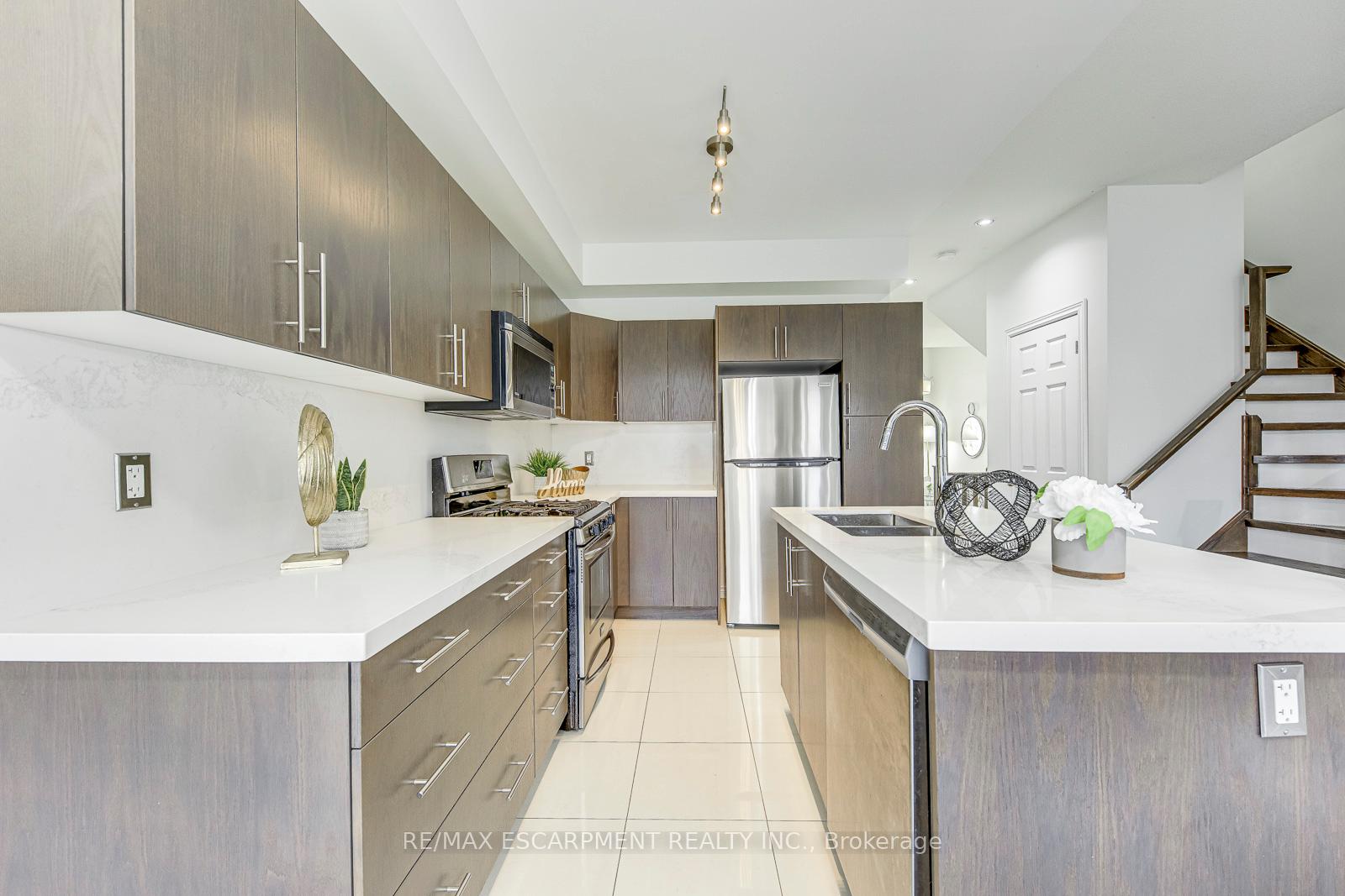 Photo 13 of 25 Bellini Lane, Hamilton, Carpenter — HOMEH