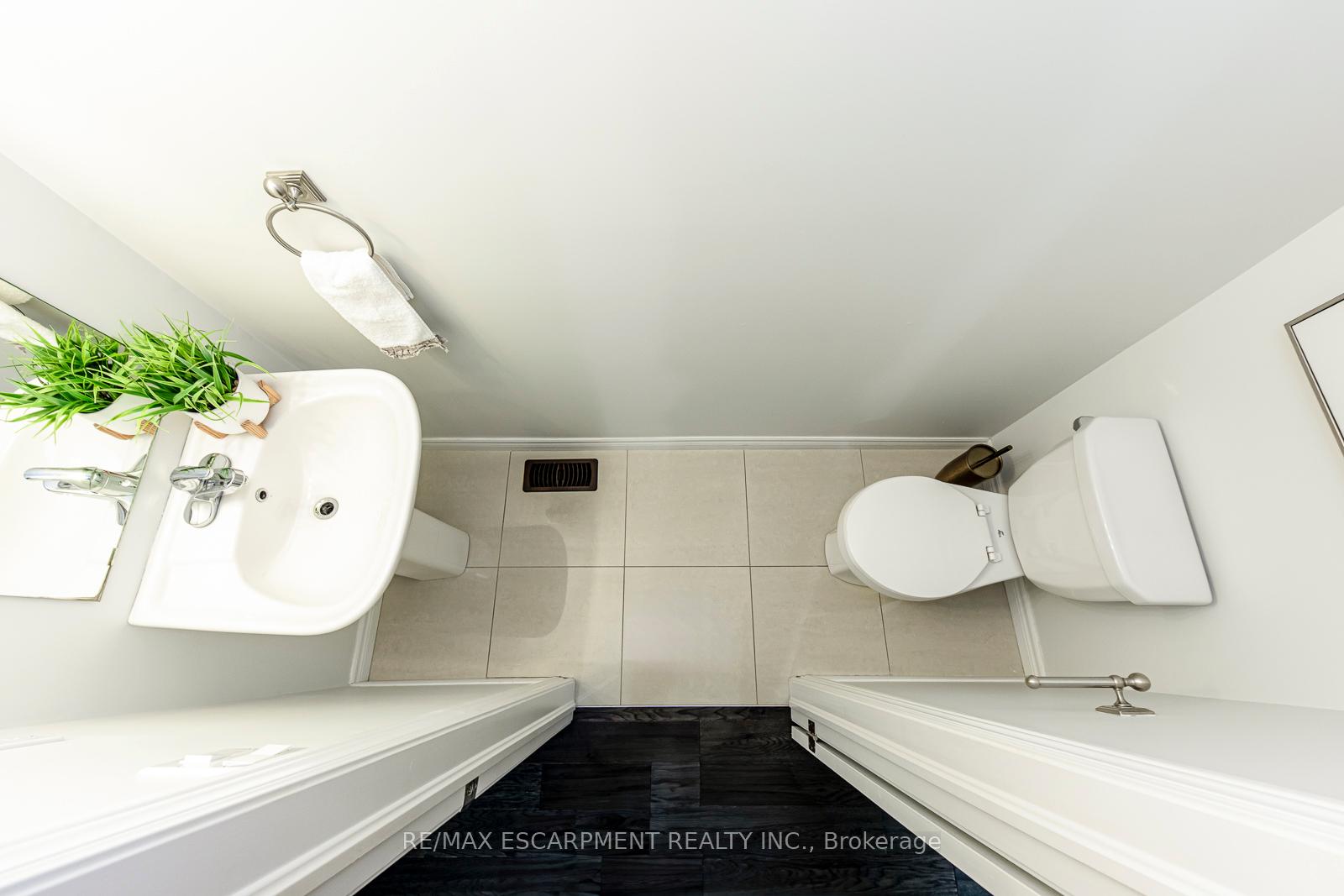 Photo 23 of 25 Bellini Lane, Hamilton, Carpenter — HOMEH