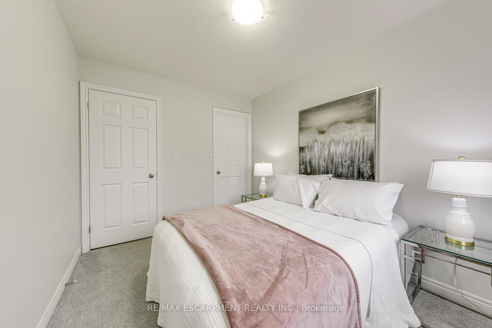 Photo 35 of 25 Bellini Lane, Hamilton, Carpenter — HOMEH